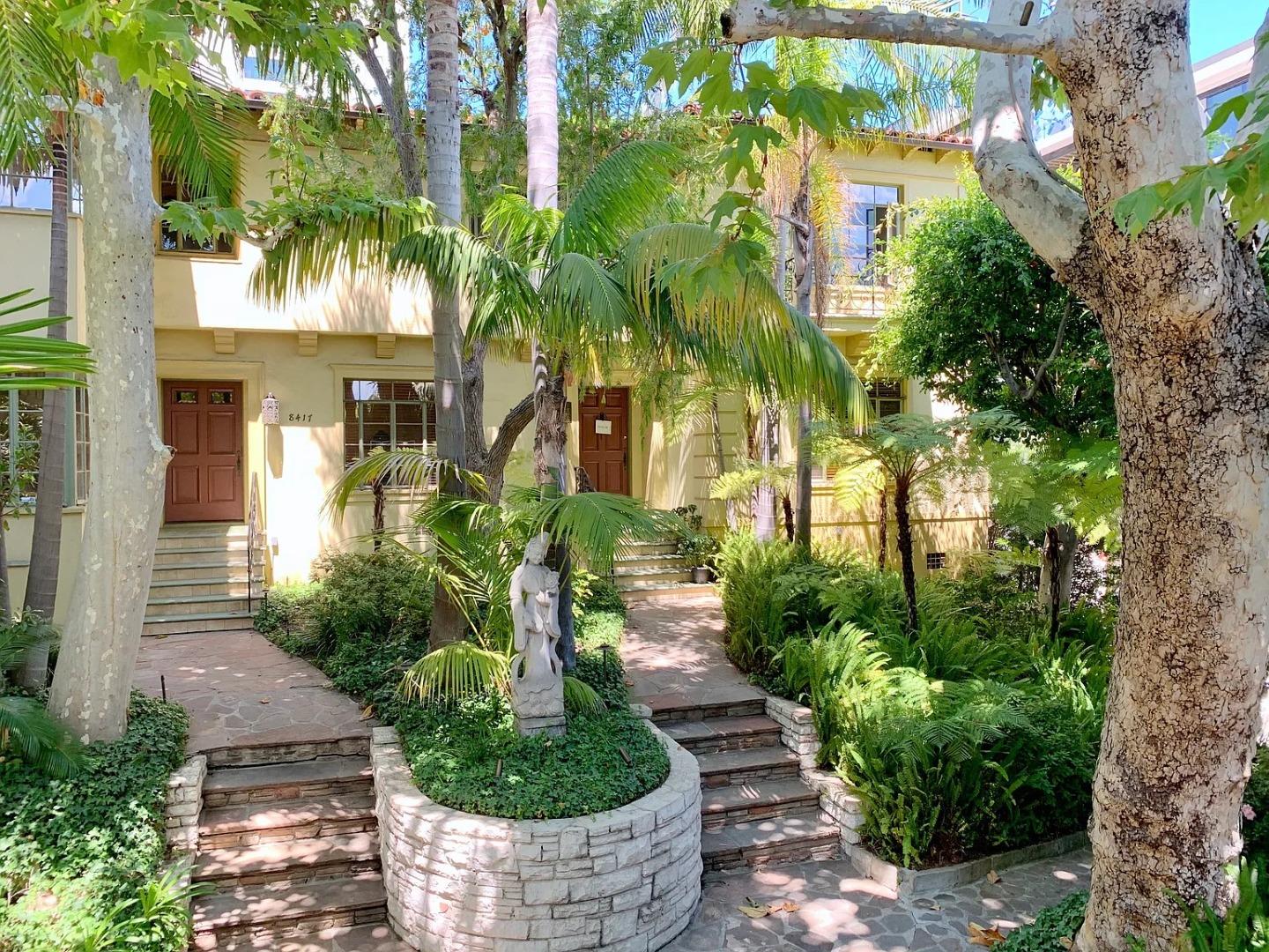 Detail Gallery Image 1 of 24 For 8417 Fountain, West Hollywood,  CA 90069 - 2 Beds | 2 Baths