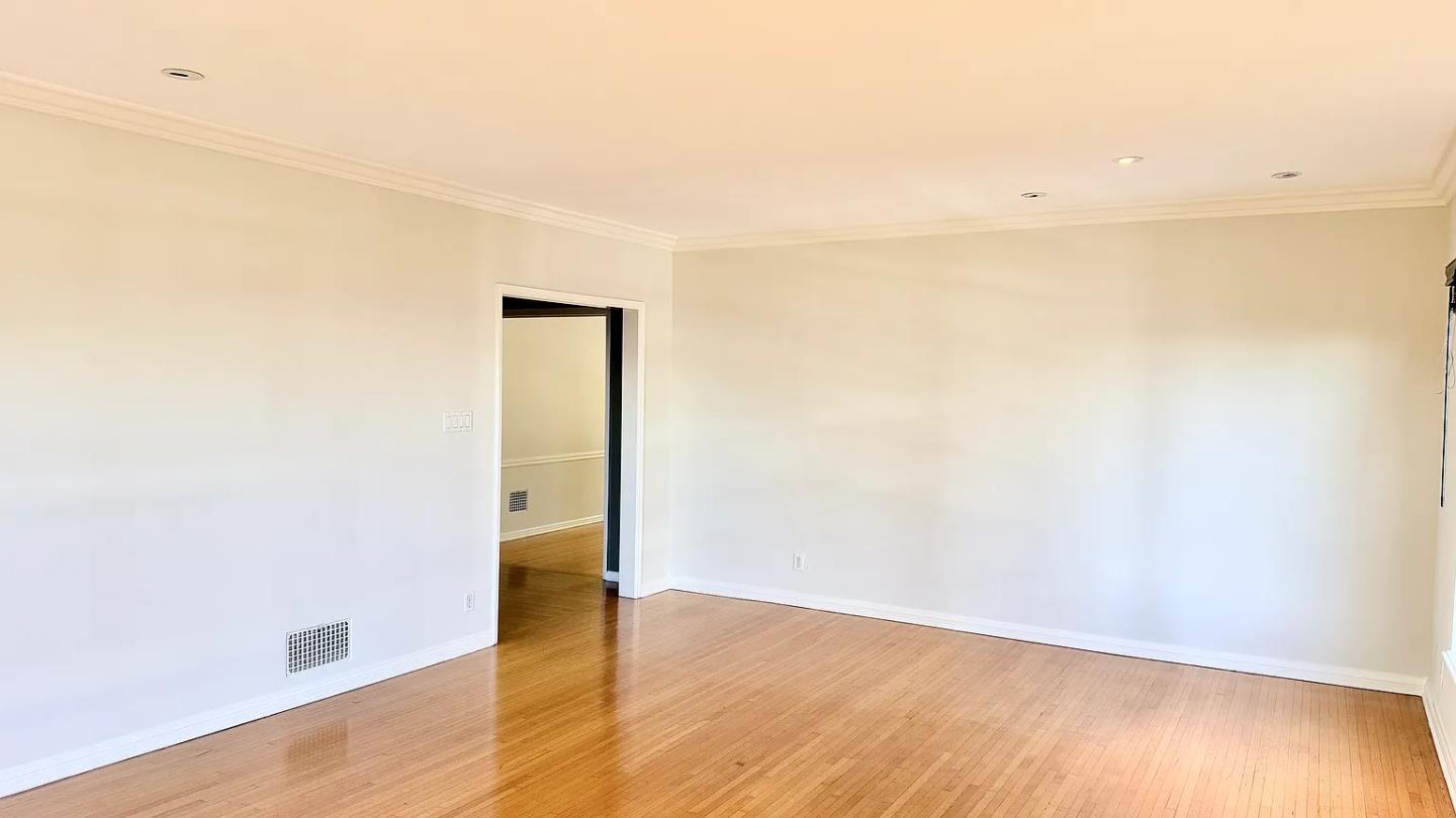 Detail Gallery Image 10 of 24 For 8417 Fountain, West Hollywood,  CA 90069 - 2 Beds | 2 Baths