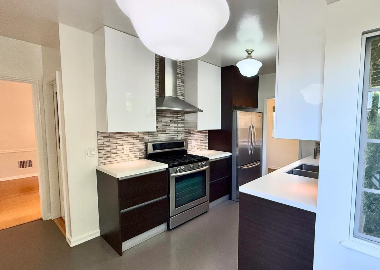 Detail Gallery Image 11 of 24 For 8417 Fountain, West Hollywood,  CA 90069 - 2 Beds | 2 Baths