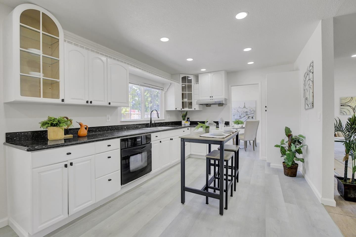 Detail Gallery Image 14 of 49 For 3517 Dahill Ct, San Jose,  CA 95121 - 4 Beds | 2/1 Baths