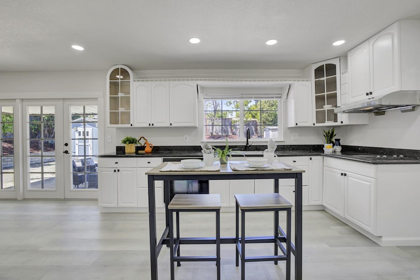 Detail Gallery Image 16 of 49 For 3517 Dahill Ct, San Jose,  CA 95121 - 4 Beds | 2/1 Baths