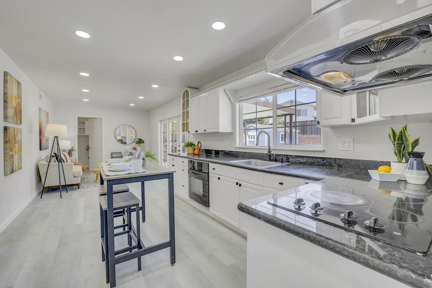 Detail Gallery Image 17 of 49 For 3517 Dahill Ct, San Jose,  CA 95121 - 4 Beds | 2/1 Baths