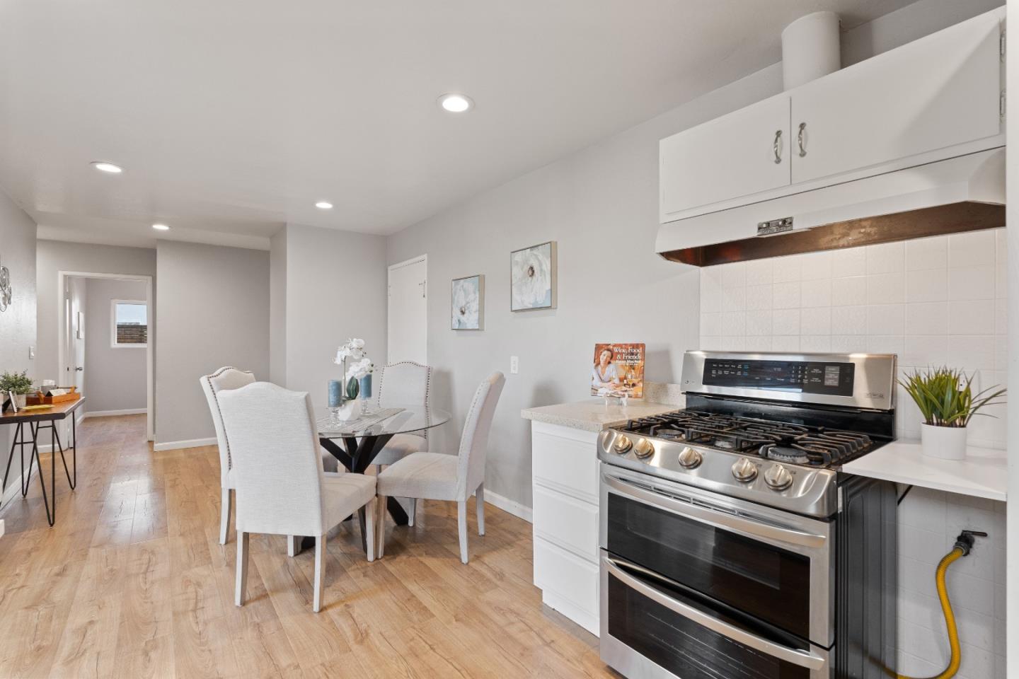 Detail Gallery Image 18 of 55 For 870 S Jackson Ave, San Jose,  CA 95116 - 4 Beds | 2 Baths