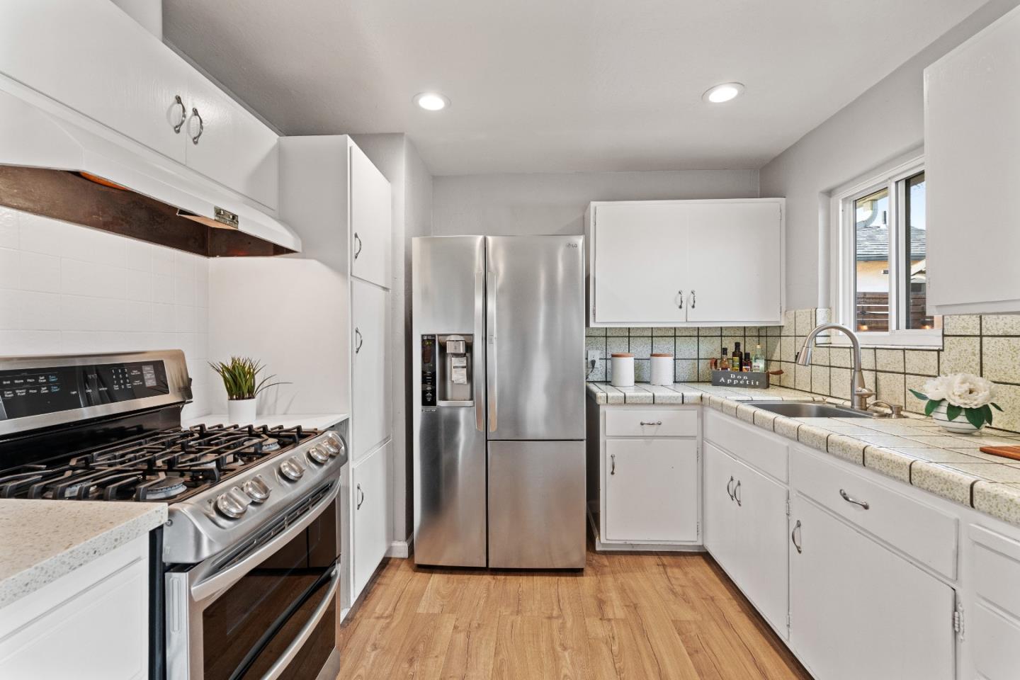 Detail Gallery Image 20 of 55 For 870 S Jackson Ave, San Jose,  CA 95116 - 4 Beds | 2 Baths