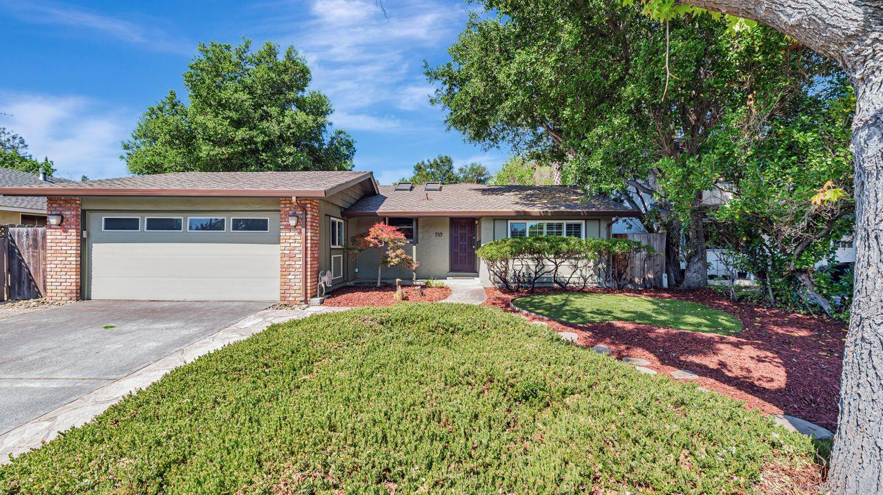 Detail Gallery Image 1 of 47 For 939 Poplar Ave, Sunnyvale,  CA 94086 - 3 Beds | 2 Baths