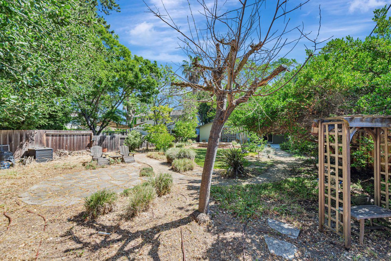 Detail Gallery Image 39 of 47 For 939 Poplar Ave, Sunnyvale,  CA 94086 - 3 Beds | 2 Baths