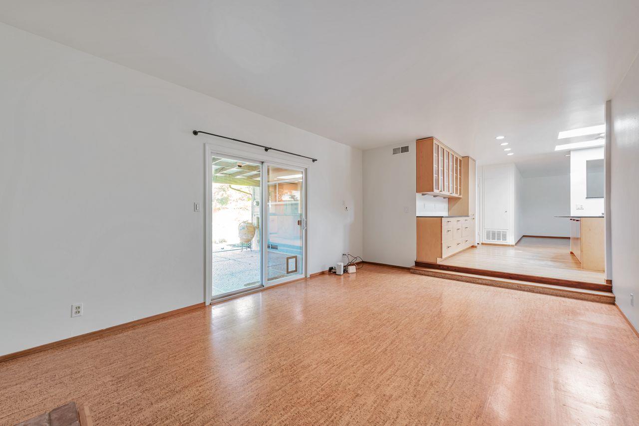 Detail Gallery Image 8 of 47 For 939 Poplar Ave, Sunnyvale,  CA 94086 - 3 Beds | 2 Baths