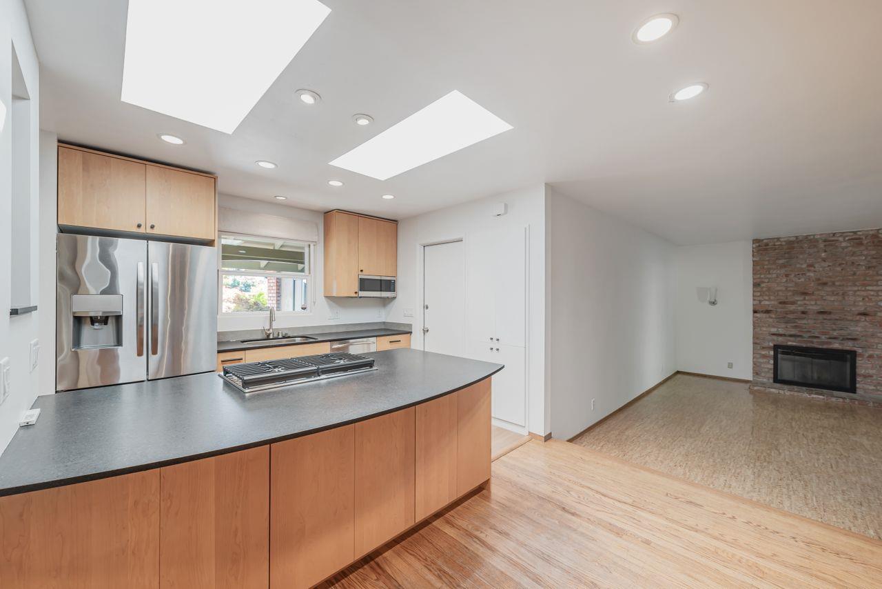 Detail Gallery Image 9 of 47 For 939 Poplar Ave, Sunnyvale,  CA 94086 - 3 Beds | 2 Baths