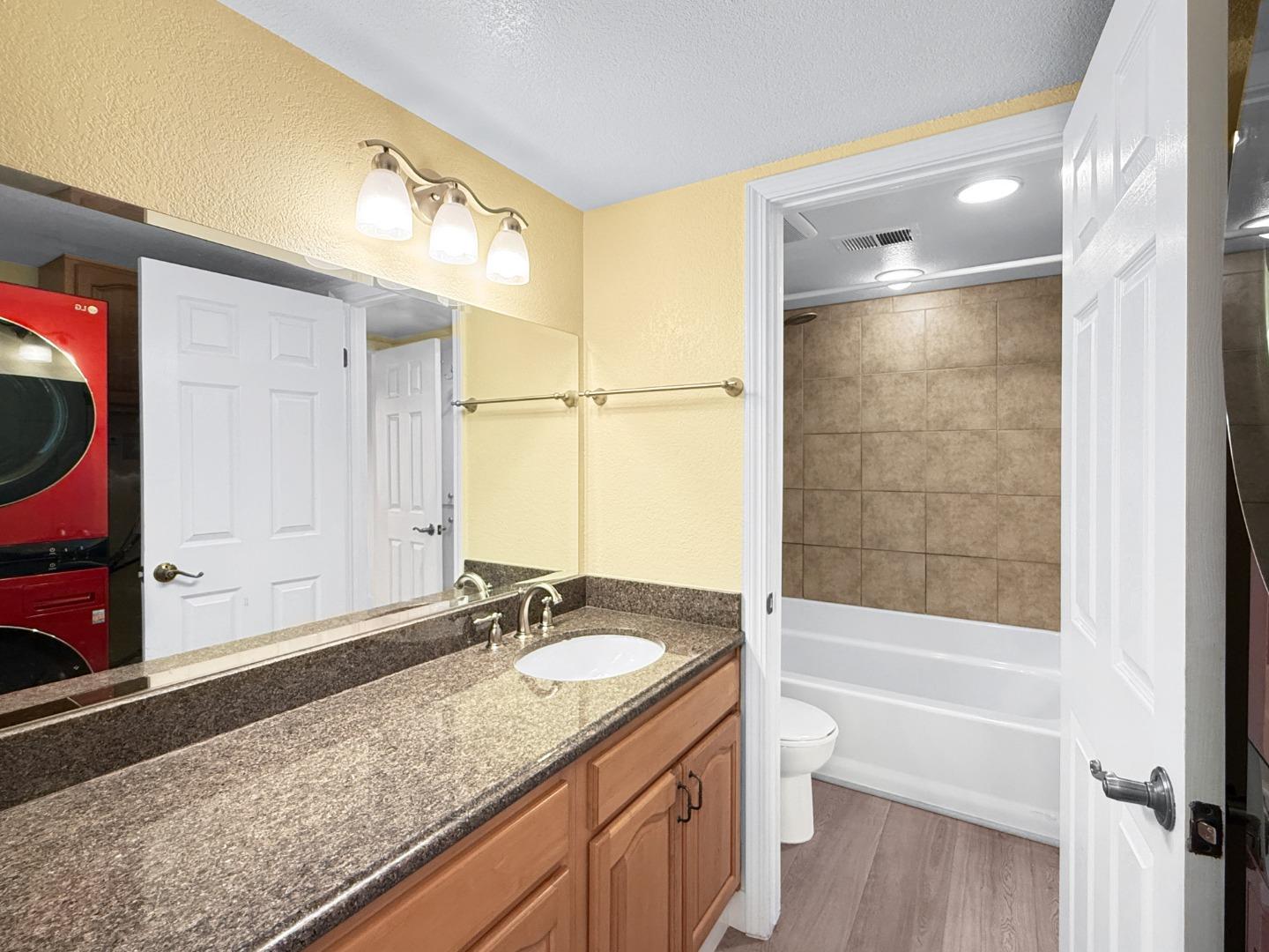 Detail Gallery Image 13 of 26 For 4893 Lafayette St, Santa Clara,  CA 95054 - 2 Beds | 1/1 Baths