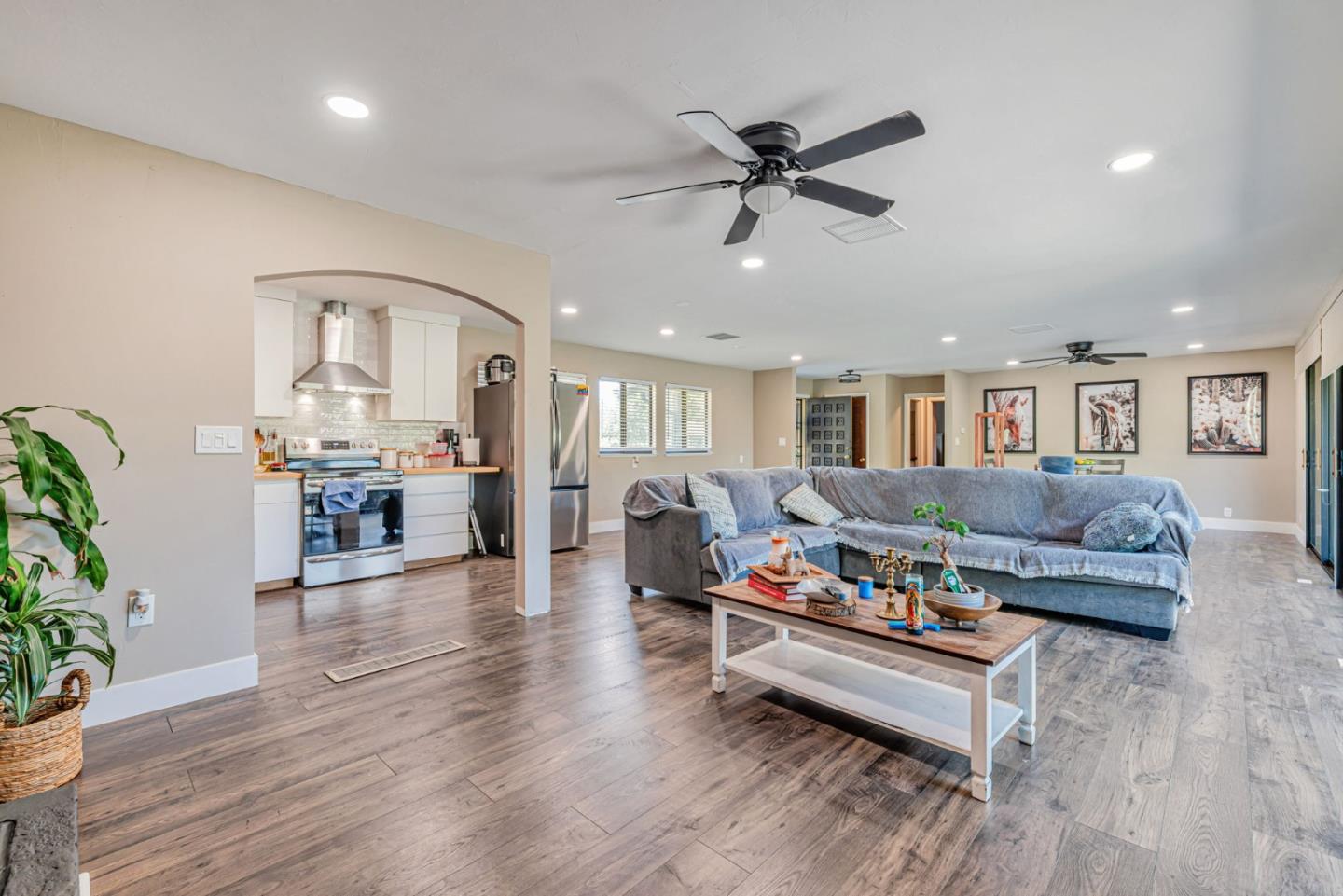 Detail Gallery Image 2 of 32 For 3115 Polk Way, Stockton,  CA 95219 - 3 Beds | 2 Baths