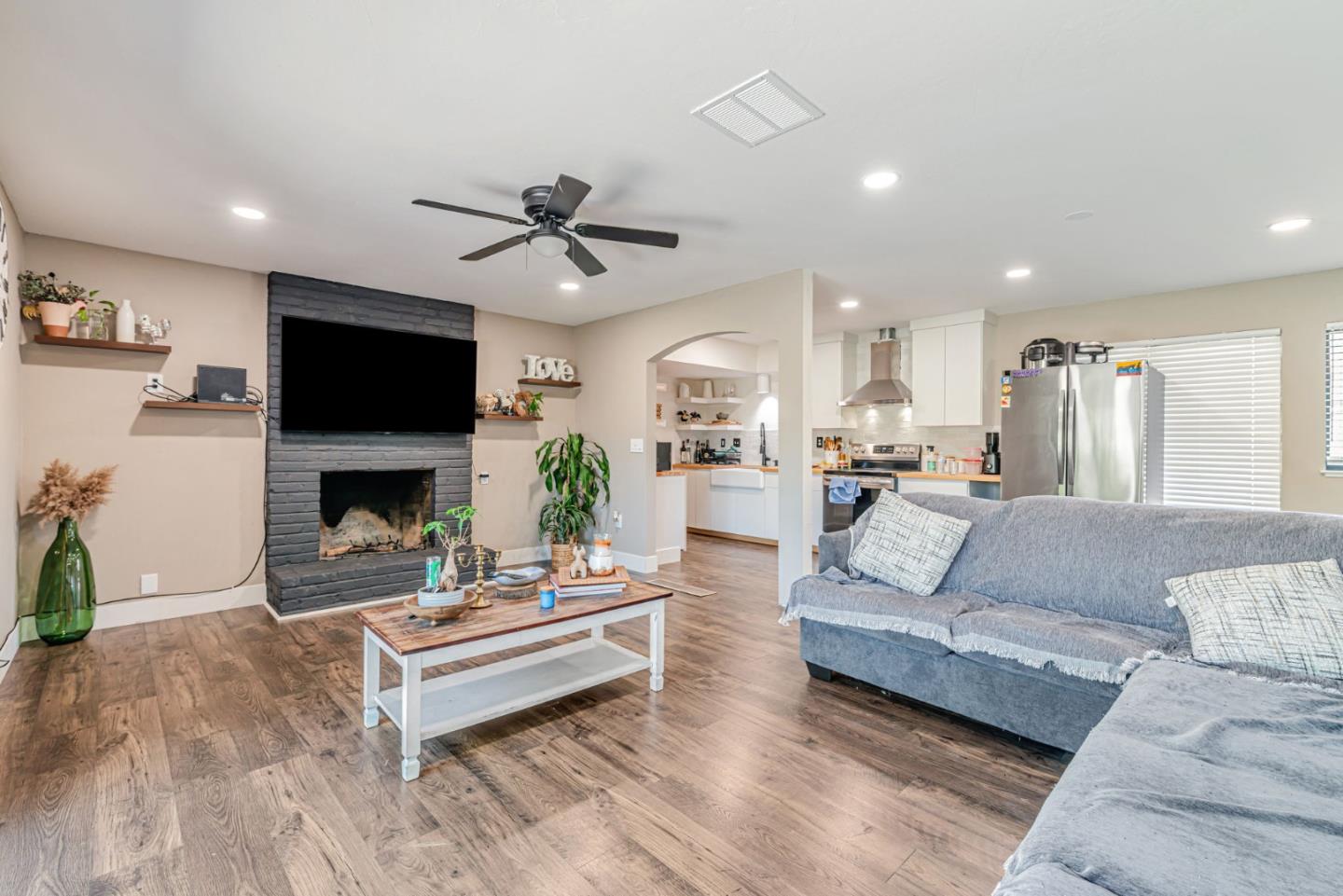 Detail Gallery Image 5 of 32 For 3115 Polk Way, Stockton,  CA 95219 - 3 Beds | 2 Baths