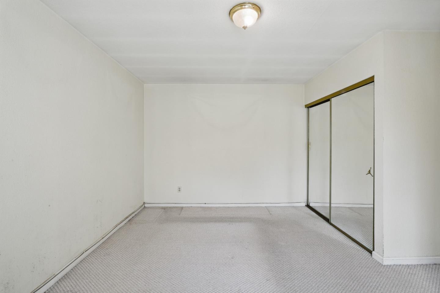 Detail Gallery Image 4 of 25 For 139 Frankfort St, Daly City,  CA 94014 - 4 Beds | 2 Baths