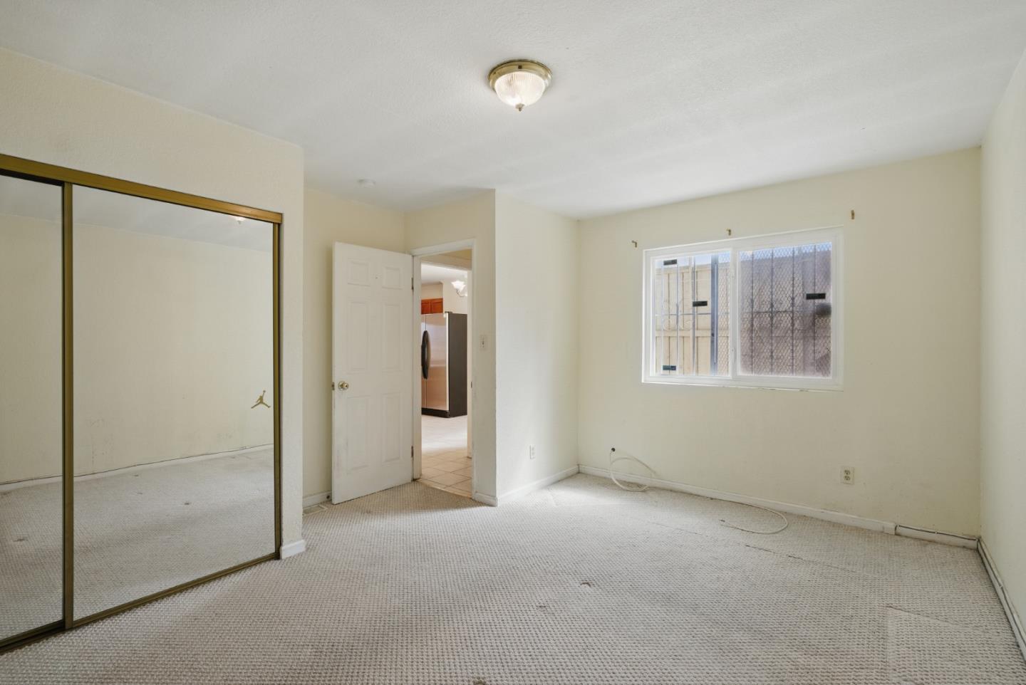 Detail Gallery Image 5 of 25 For 139 Frankfort St, Daly City,  CA 94014 - 4 Beds | 2 Baths
