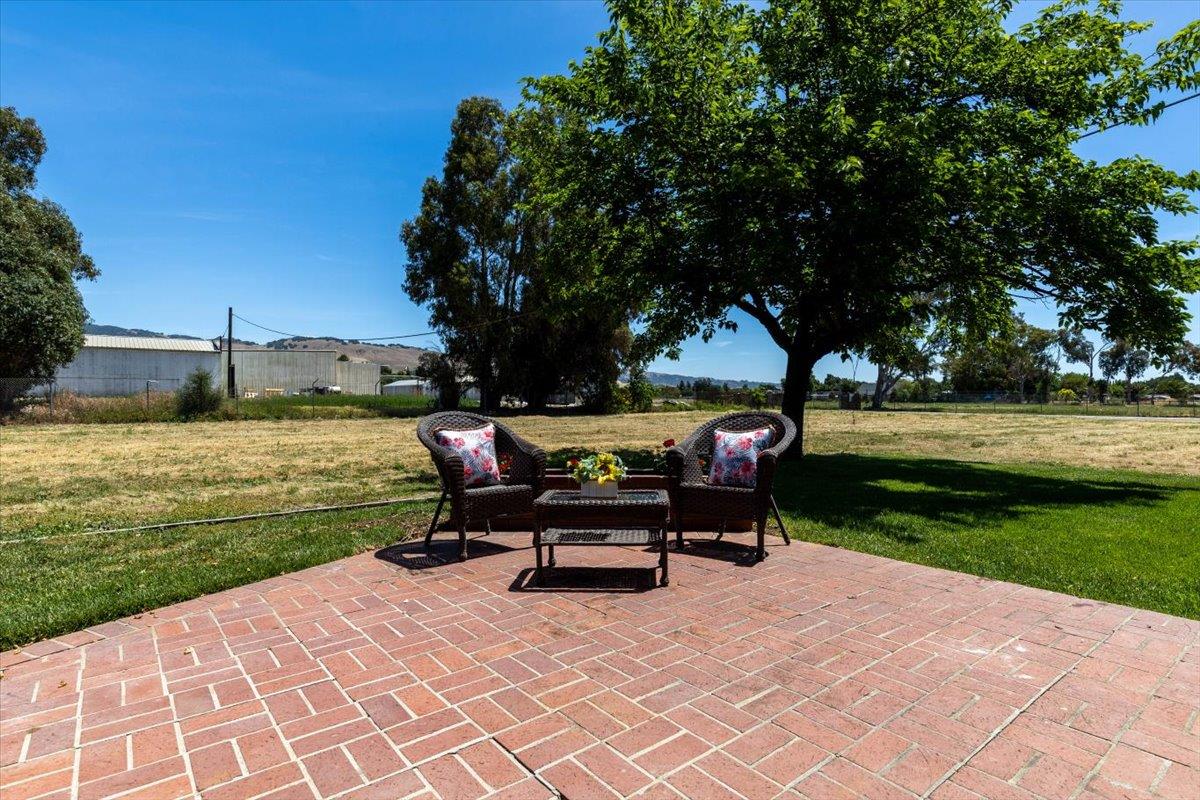 Detail Gallery Image 13 of 15 For 11370 Center Ave, Gilroy,  CA 95020 - 3 Beds | 2 Baths