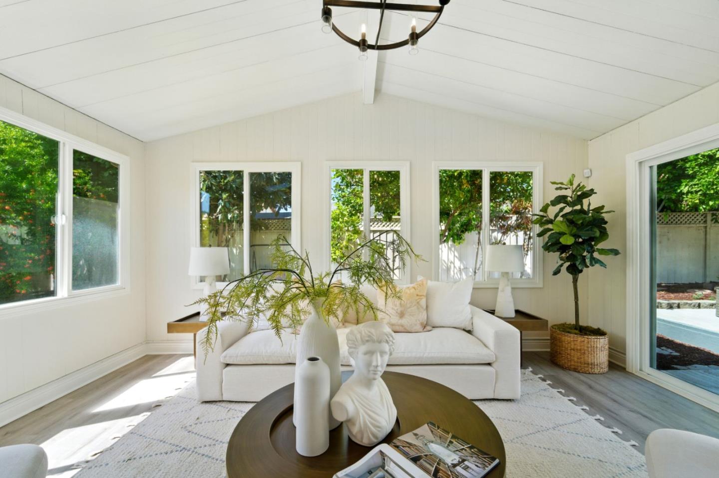 Detail Gallery Image 12 of 23 For 495 Waskow Dr, San Jose,  CA 95123 - 4 Beds | 2 Baths