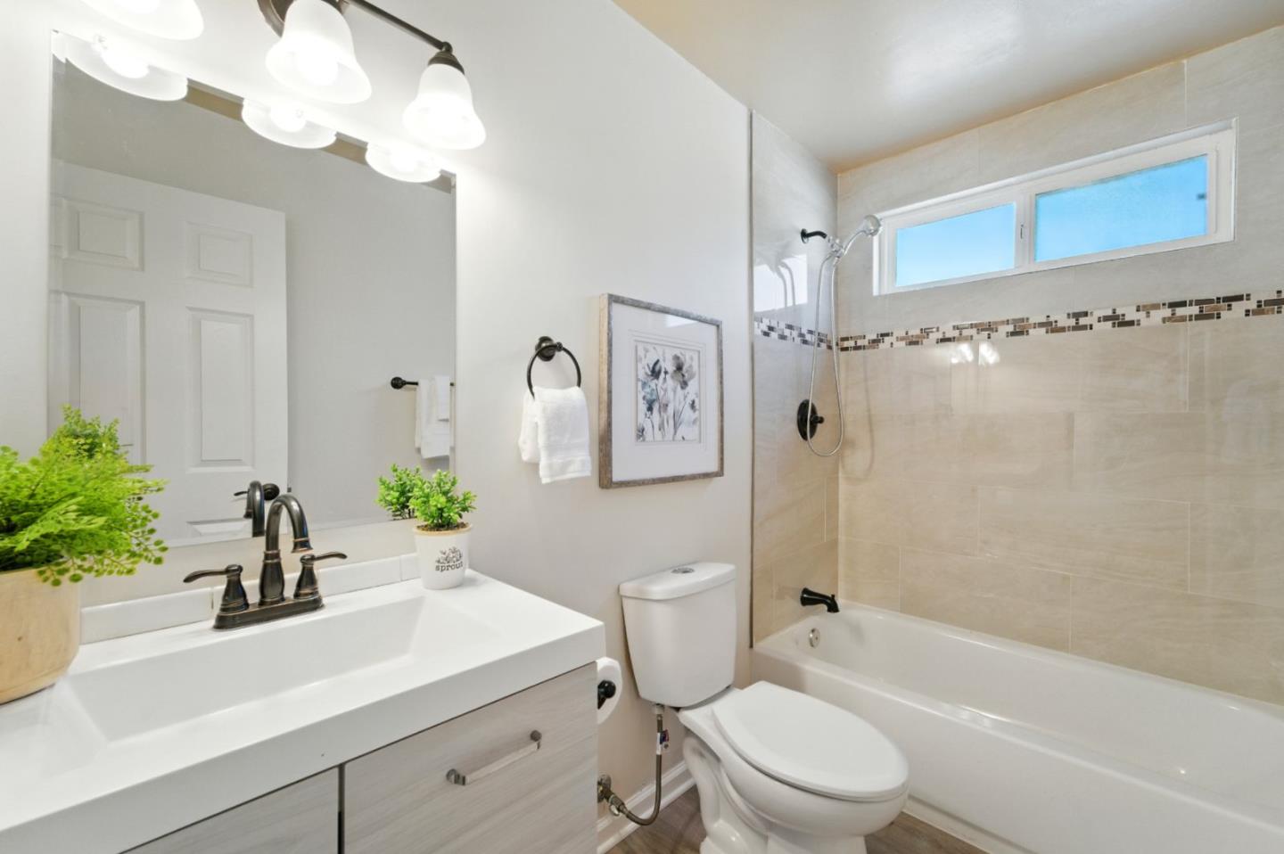 Detail Gallery Image 4 of 23 For 495 Waskow Dr, San Jose,  CA 95123 - 4 Beds | 2 Baths