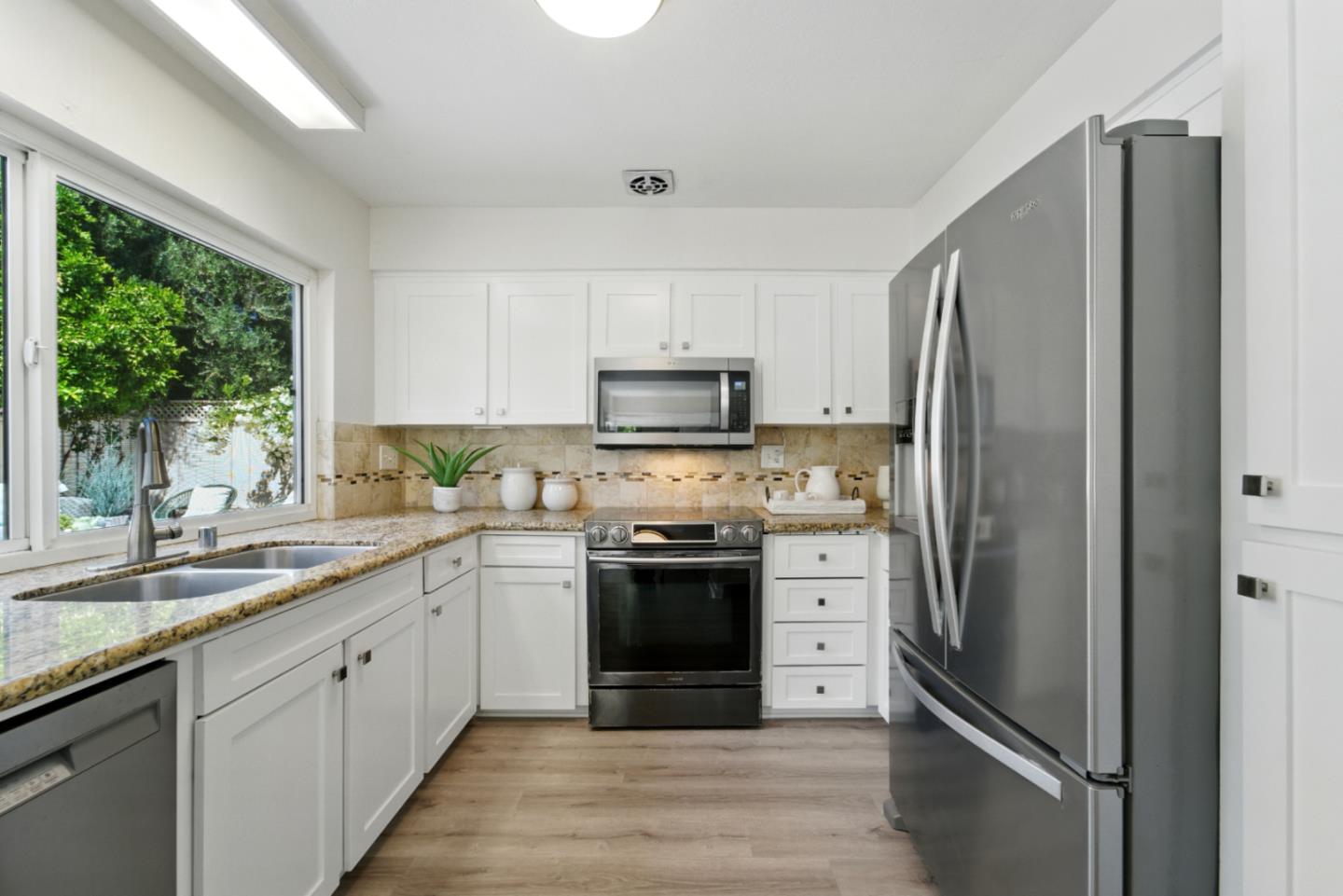 Detail Gallery Image 9 of 23 For 495 Waskow Dr, San Jose,  CA 95123 - 4 Beds | 2 Baths