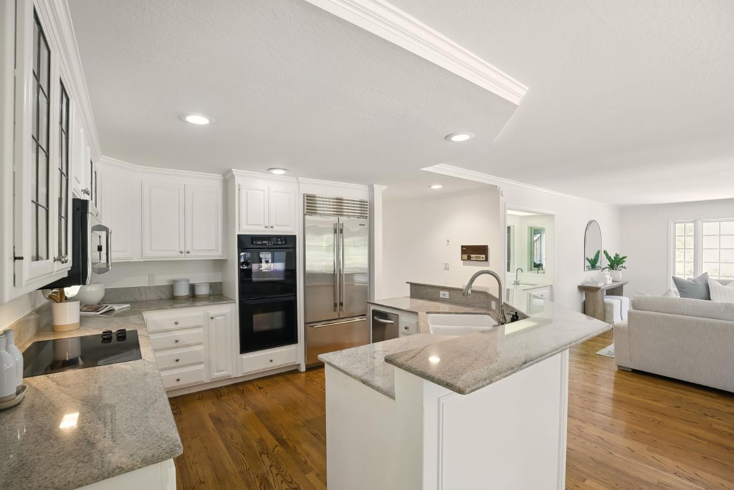 Detail Gallery Image 17 of 35 For 11633 Dawson Dr, Los Altos Hills,  CA 94024 - 5 Beds | 3 Baths
