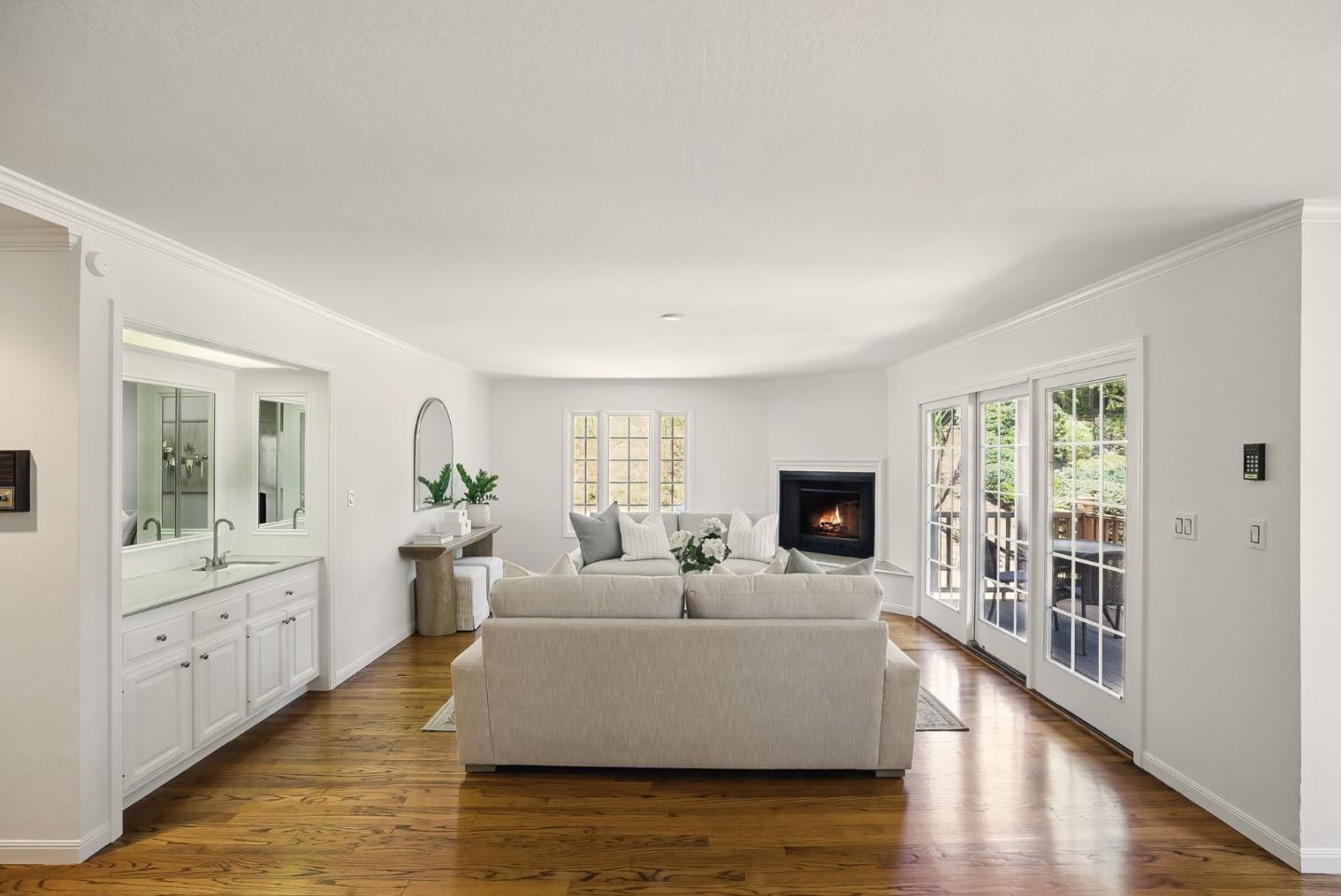 Detail Gallery Image 21 of 35 For 11633 Dawson Dr, Los Altos Hills,  CA 94024 - 5 Beds | 3 Baths