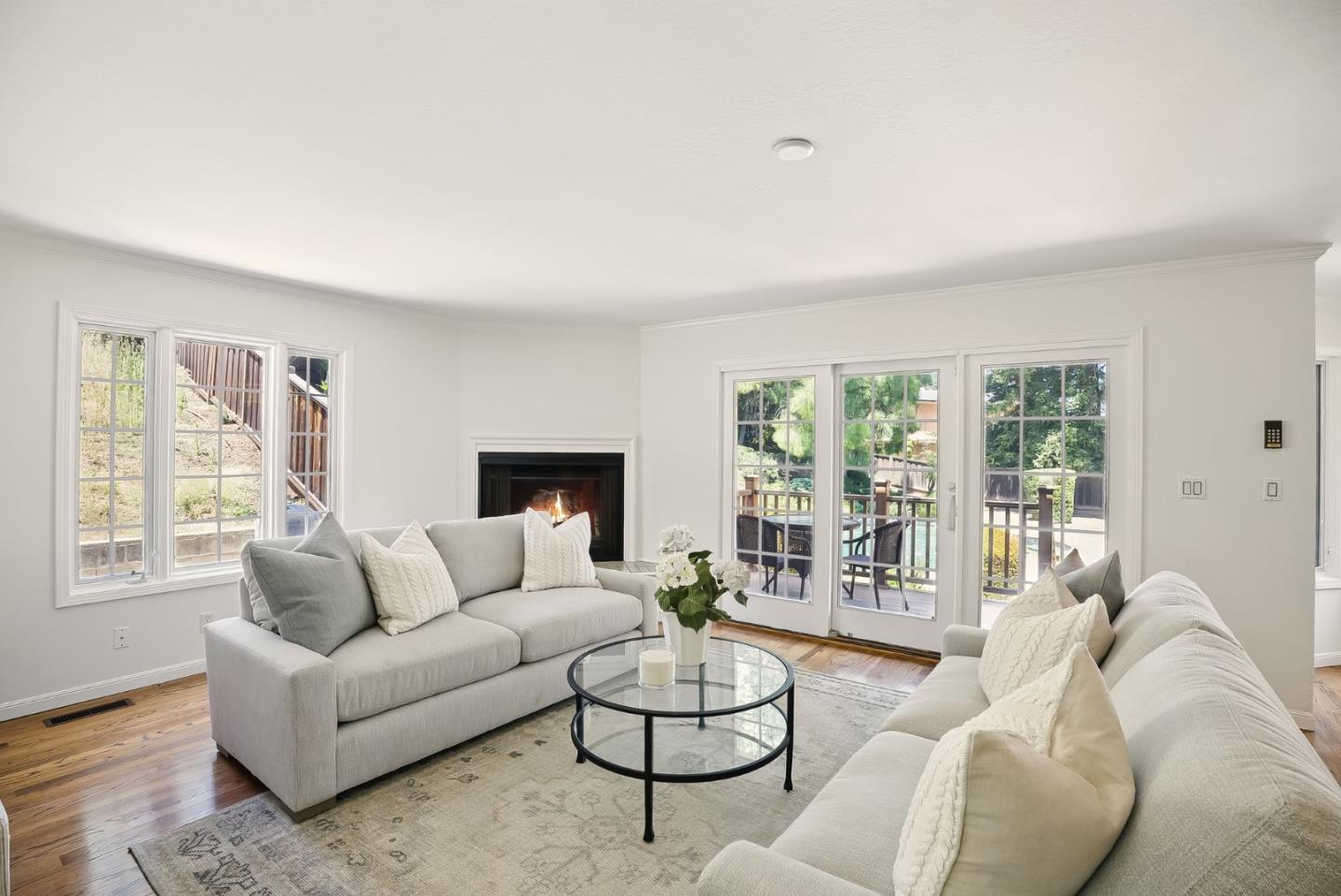 Detail Gallery Image 22 of 35 For 11633 Dawson Dr, Los Altos Hills,  CA 94024 - 5 Beds | 3 Baths