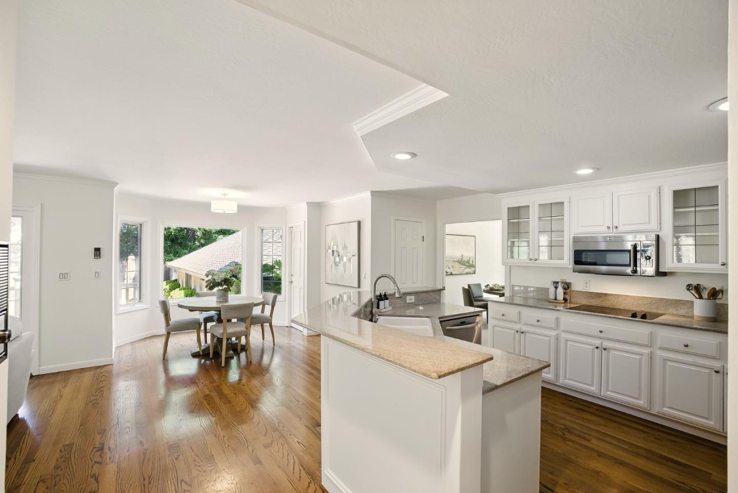 Detail Gallery Image 25 of 35 For 11633 Dawson Dr, Los Altos Hills,  CA 94024 - 5 Beds | 3 Baths