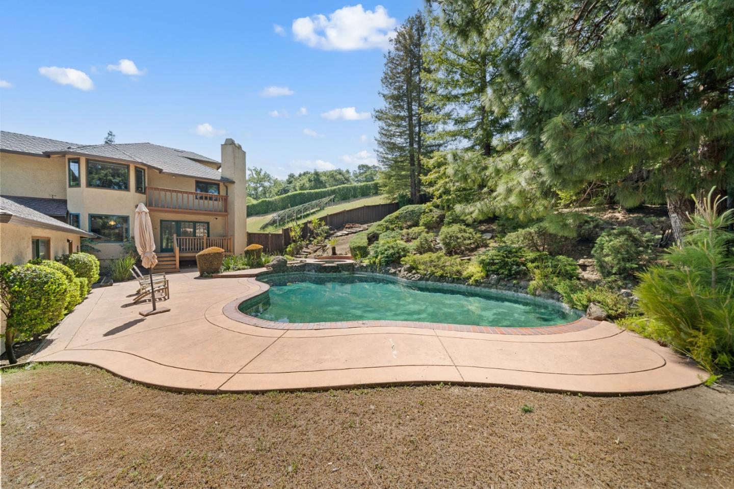 Detail Gallery Image 30 of 35 For 11633 Dawson Dr, Los Altos Hills,  CA 94024 - 5 Beds | 3 Baths