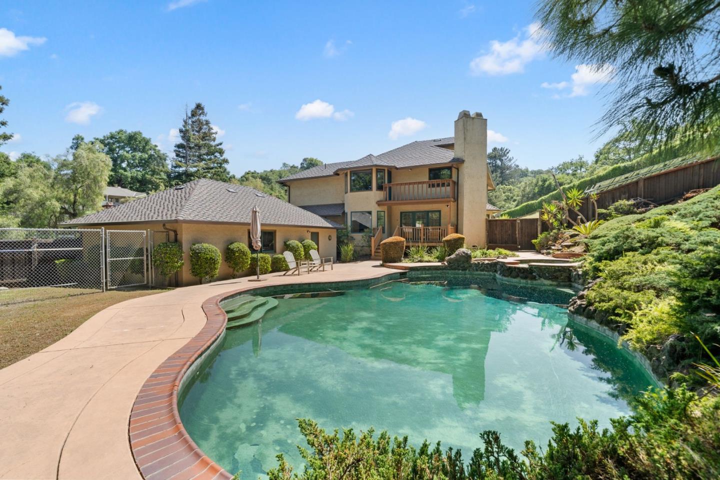 Detail Gallery Image 31 of 35 For 11633 Dawson Dr, Los Altos Hills,  CA 94024 - 5 Beds | 3 Baths