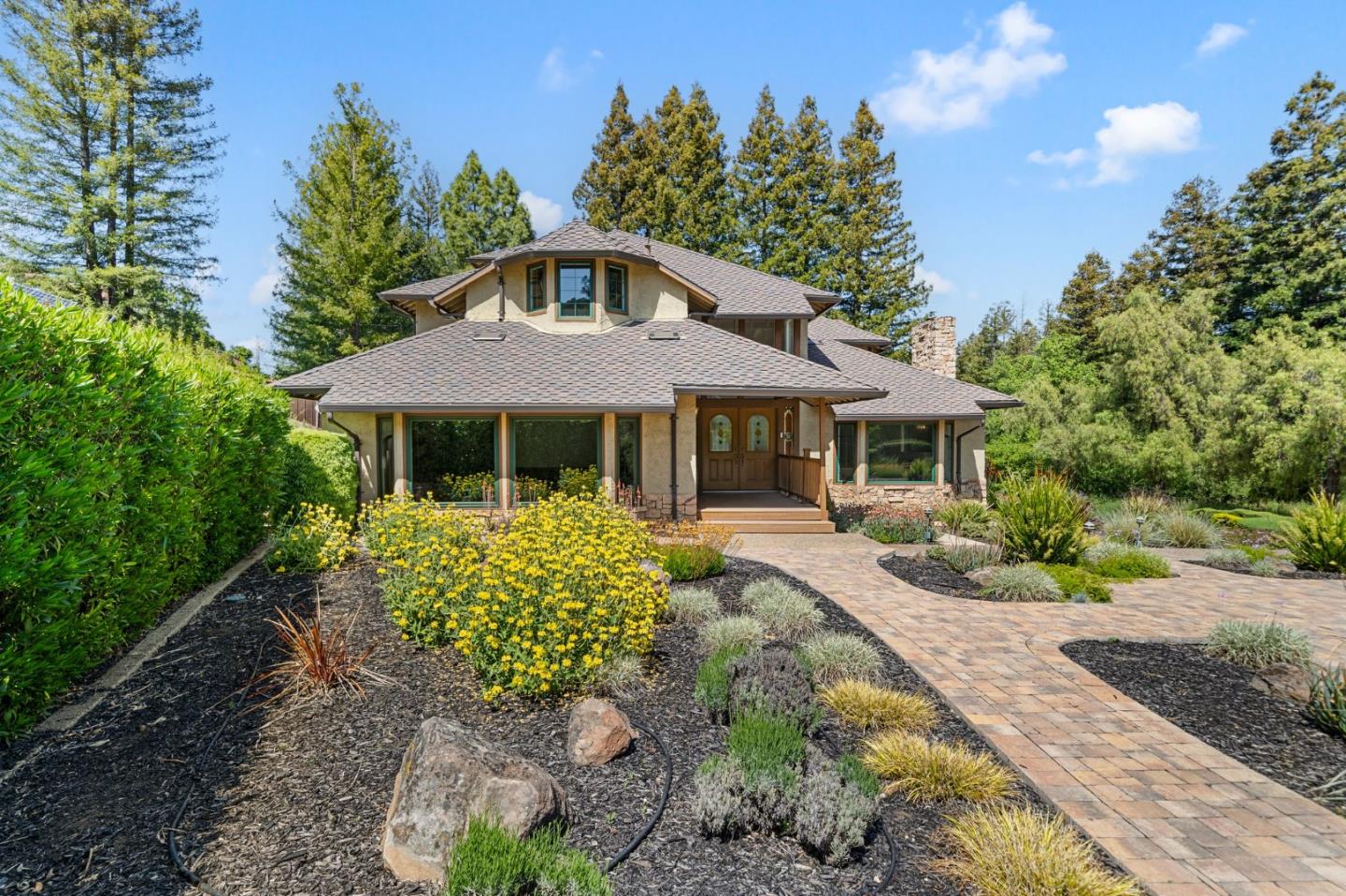 Detail Gallery Image 7 of 35 For 11633 Dawson Dr, Los Altos Hills,  CA 94024 - 5 Beds | 3 Baths