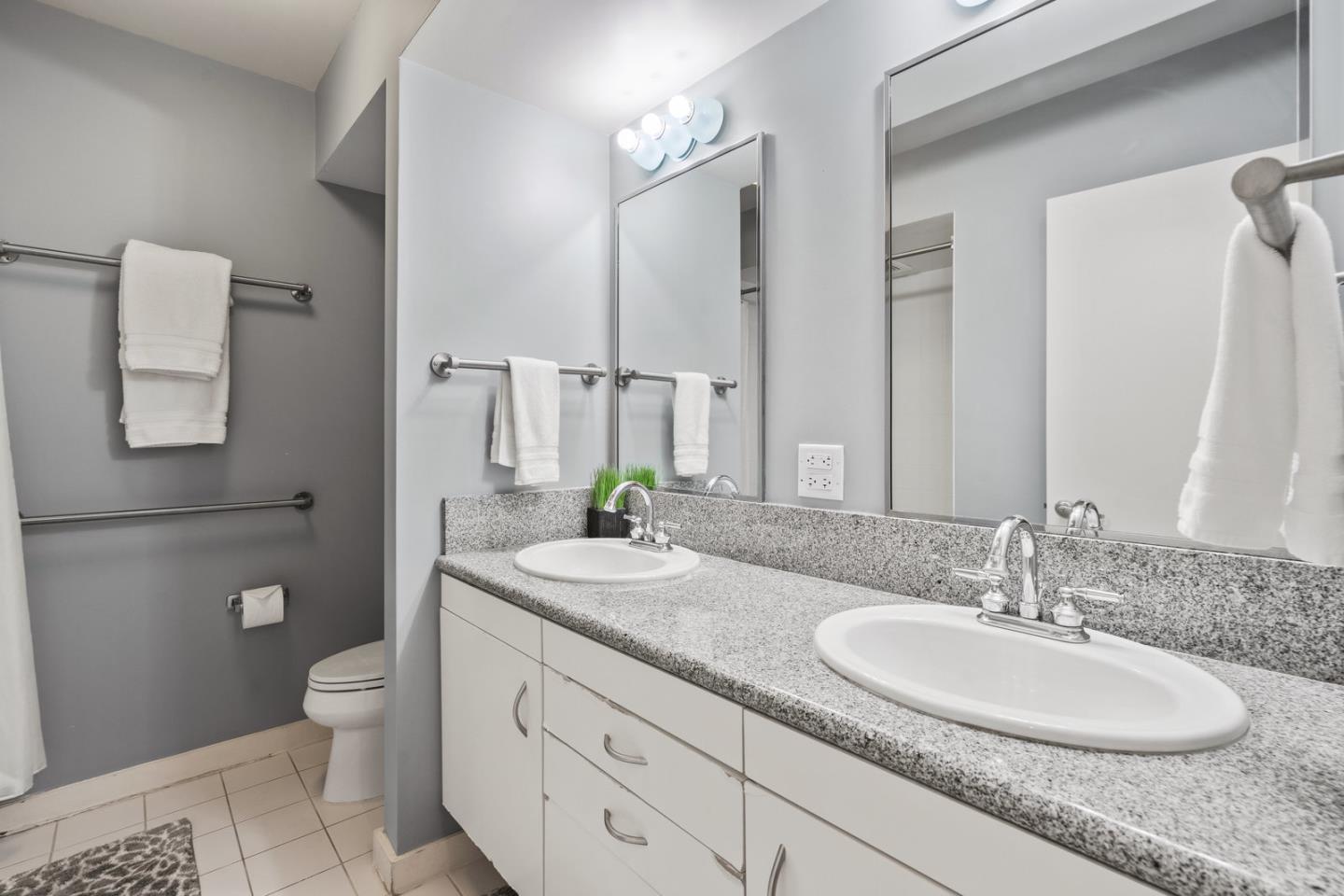 Detail Gallery Image 13 of 14 For 333 Santana Row #241,  San Jose,  CA 95128 - 2 Beds | 1/1 Baths