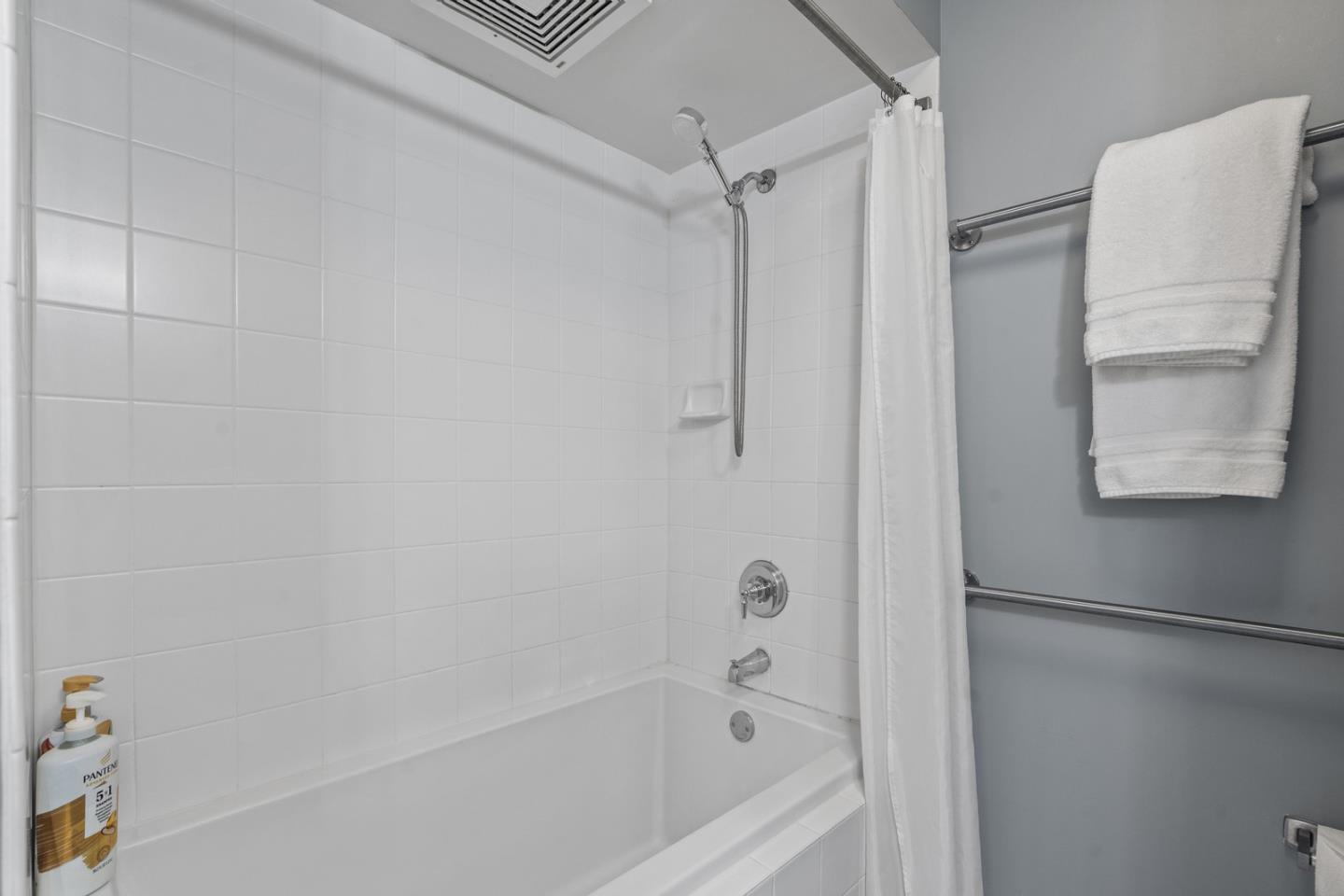Detail Gallery Image 14 of 14 For 333 Santana Row #241,  San Jose,  CA 95128 - 2 Beds | 1/1 Baths