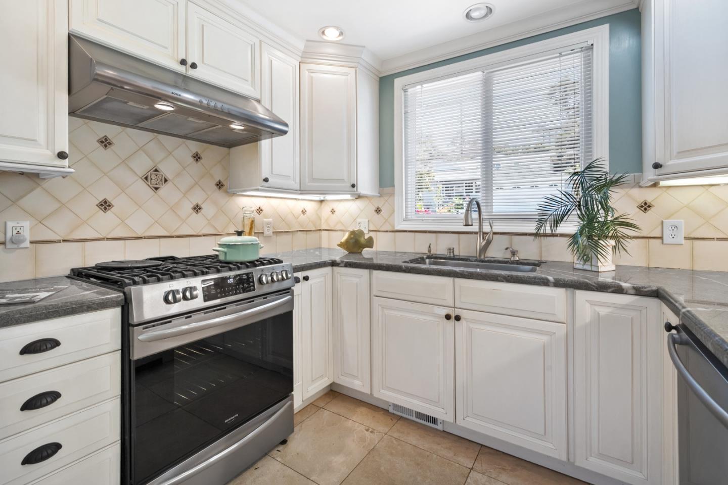 Detail Gallery Image 11 of 51 For 50 La Prenda, Millbrae,  CA 94030 - 3 Beds | 2 Baths