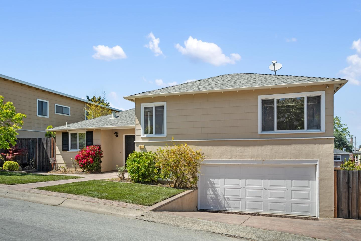 Detail Gallery Image 3 of 51 For 50 La Prenda, Millbrae,  CA 94030 - 3 Beds | 2 Baths