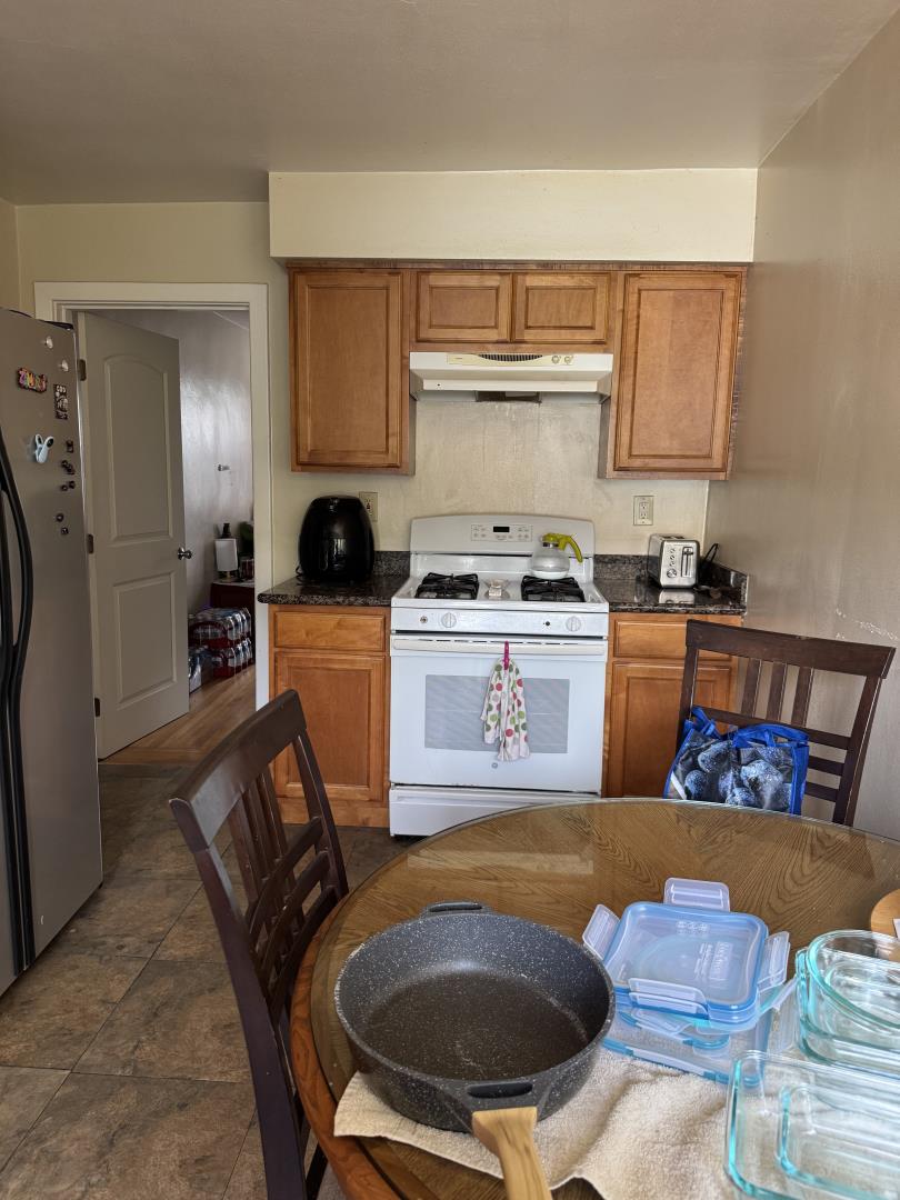 Detail Gallery Image 2 of 7 For 33 Lewis Ave, South San Francisco,  CA 94080 - – Beds | – Baths