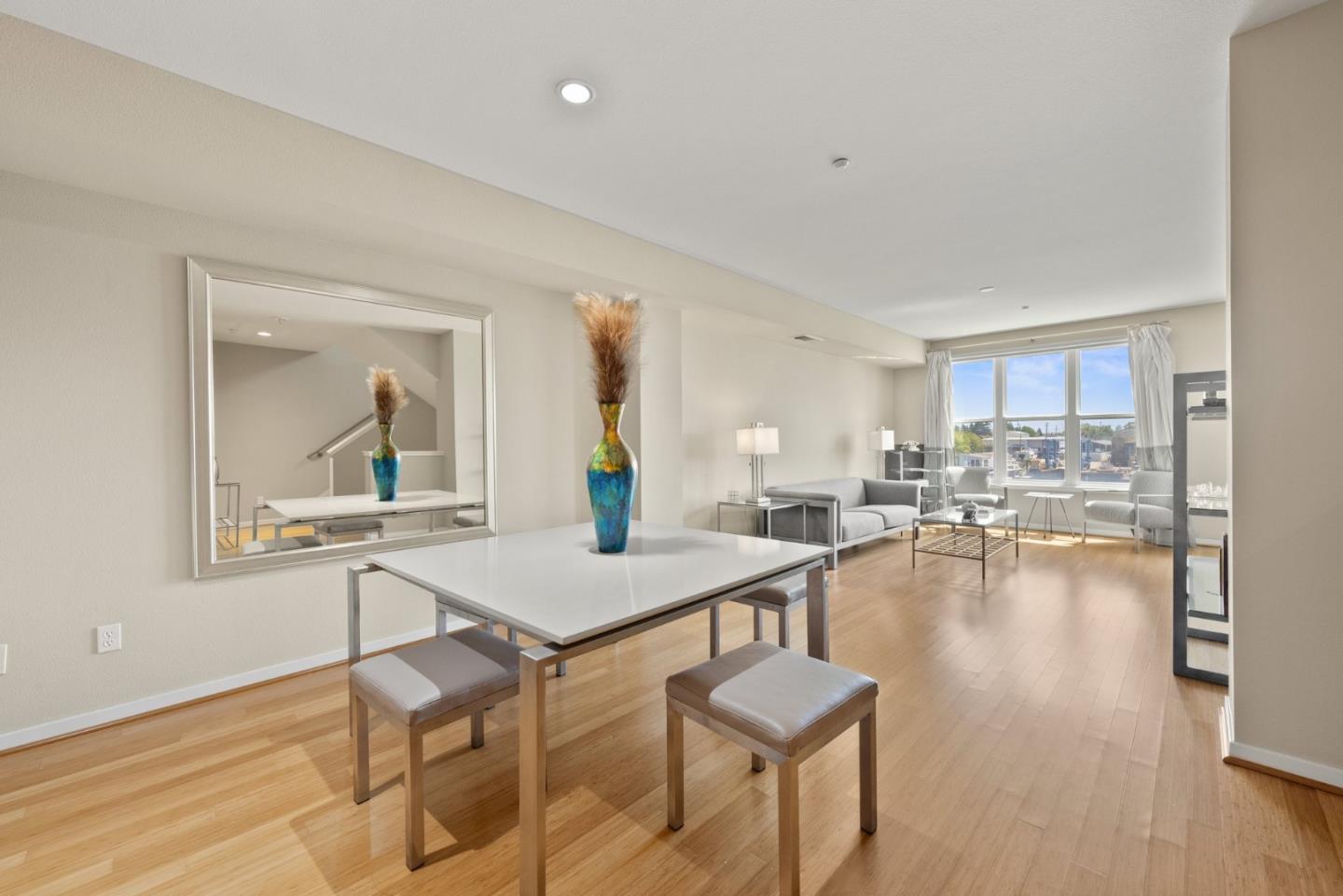 Detail Gallery Image 12 of 47 For 2853 Regatta Dr, Oakland,  CA 94601 - 3 Beds | 2/1 Baths