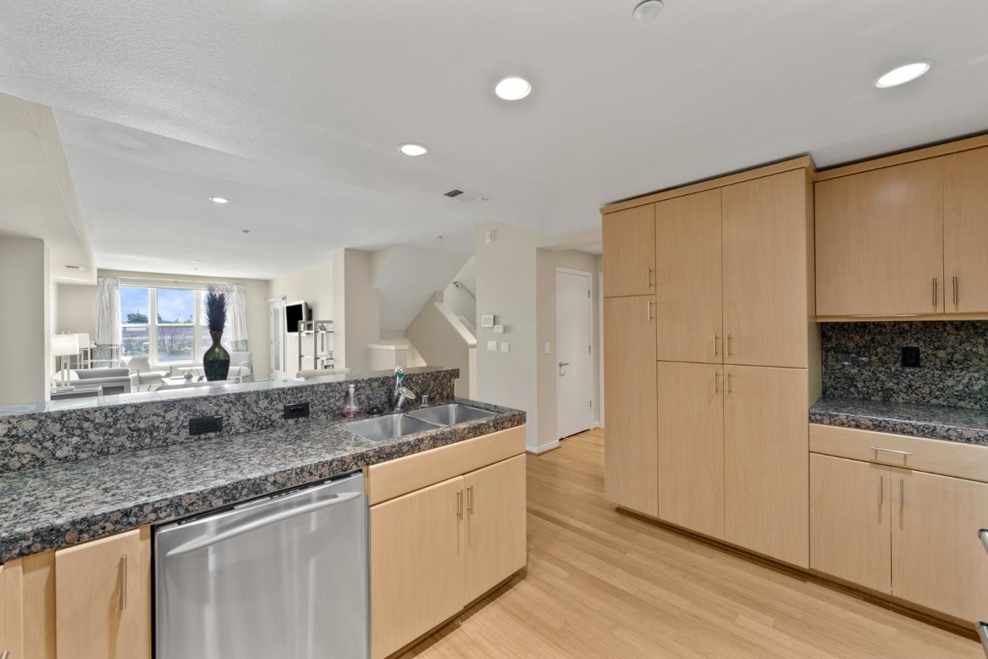 Detail Gallery Image 21 of 47 For 2853 Regatta Dr, Oakland,  CA 94601 - 3 Beds | 2/1 Baths