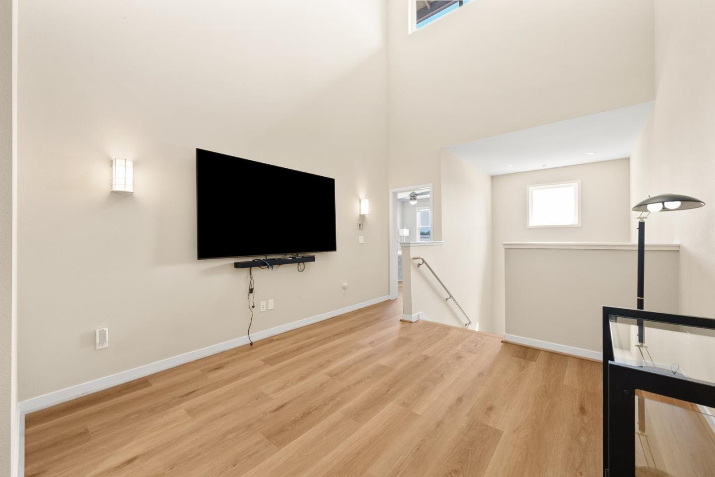 Detail Gallery Image 23 of 47 For 2853 Regatta Dr, Oakland,  CA 94601 - 3 Beds | 2/1 Baths