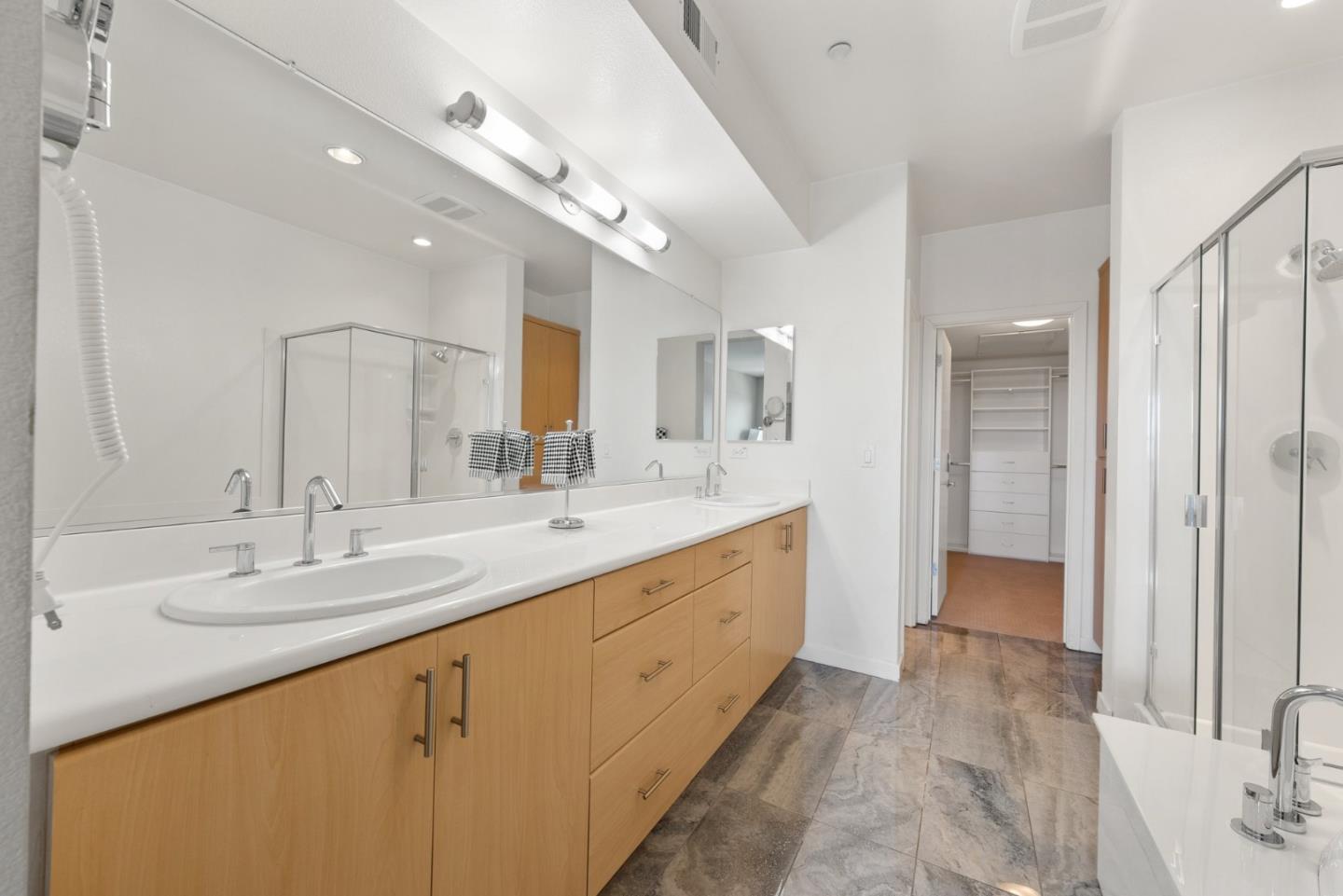 Detail Gallery Image 28 of 47 For 2853 Regatta Dr, Oakland,  CA 94601 - 3 Beds | 2/1 Baths