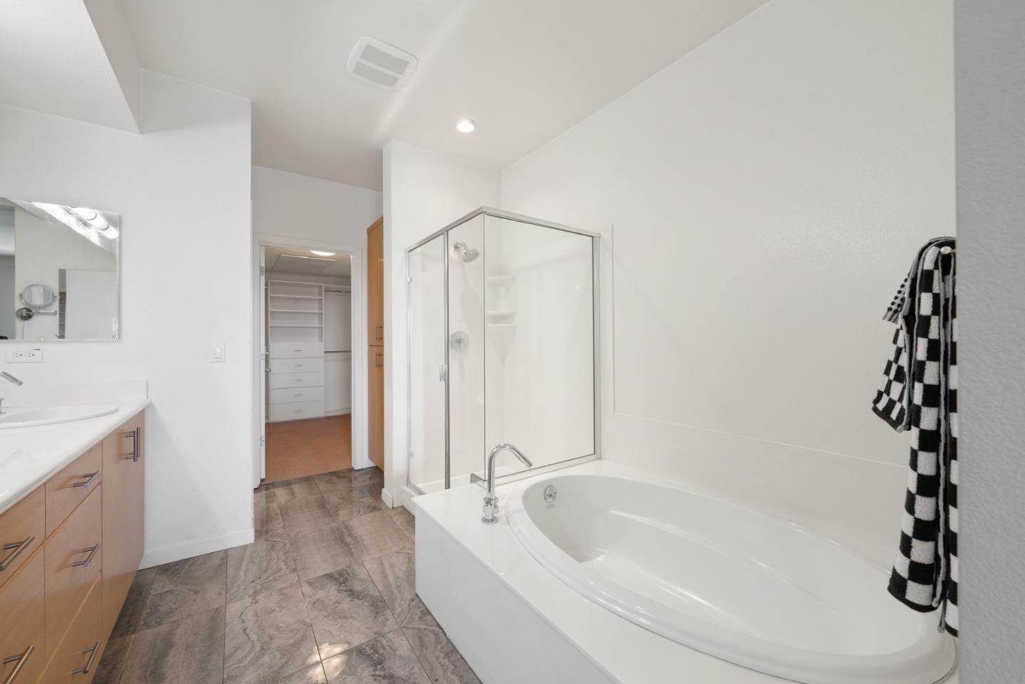 Detail Gallery Image 29 of 47 For 2853 Regatta Dr, Oakland,  CA 94601 - 3 Beds | 2/1 Baths