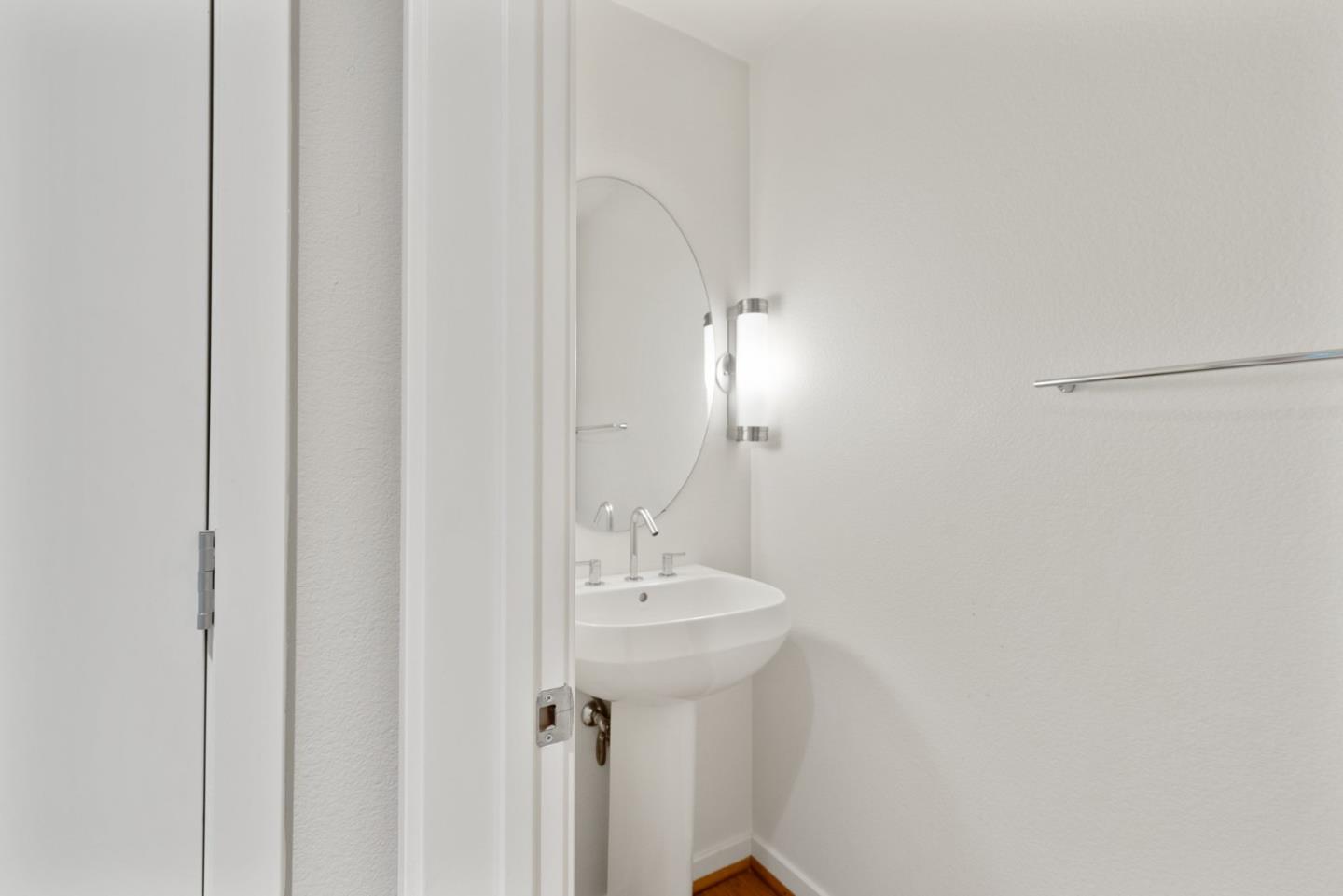 Detail Gallery Image 36 of 47 For 2853 Regatta Dr, Oakland,  CA 94601 - 3 Beds | 2/1 Baths