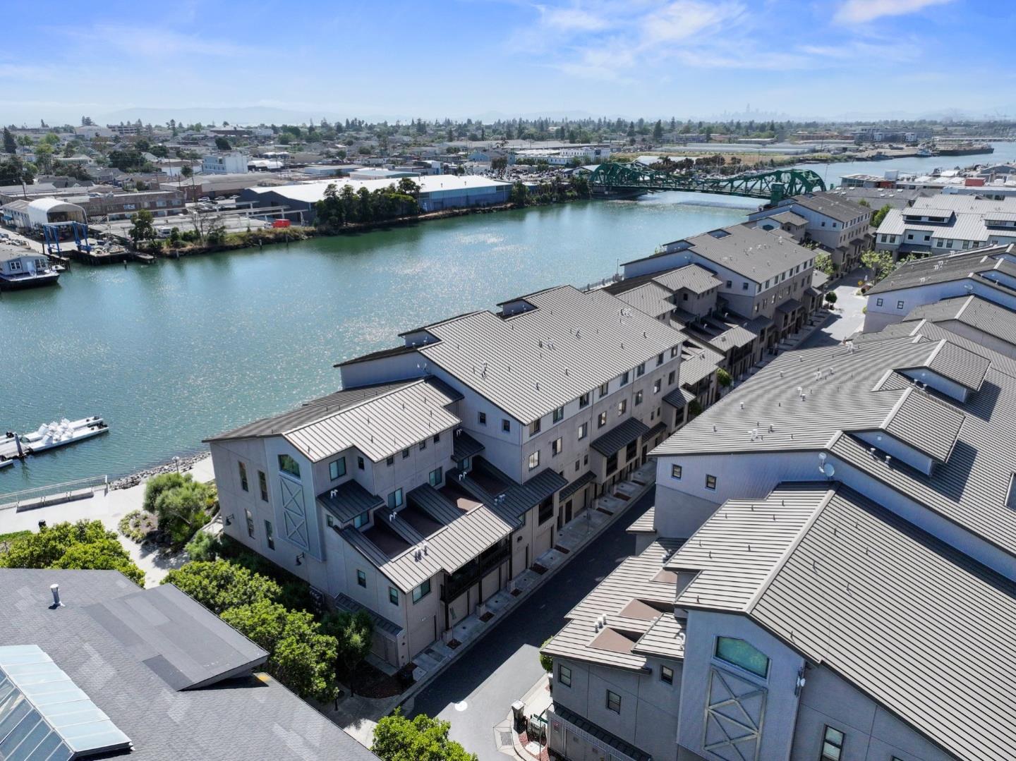Detail Gallery Image 43 of 47 For 2853 Regatta Dr, Oakland,  CA 94601 - 3 Beds | 2/1 Baths