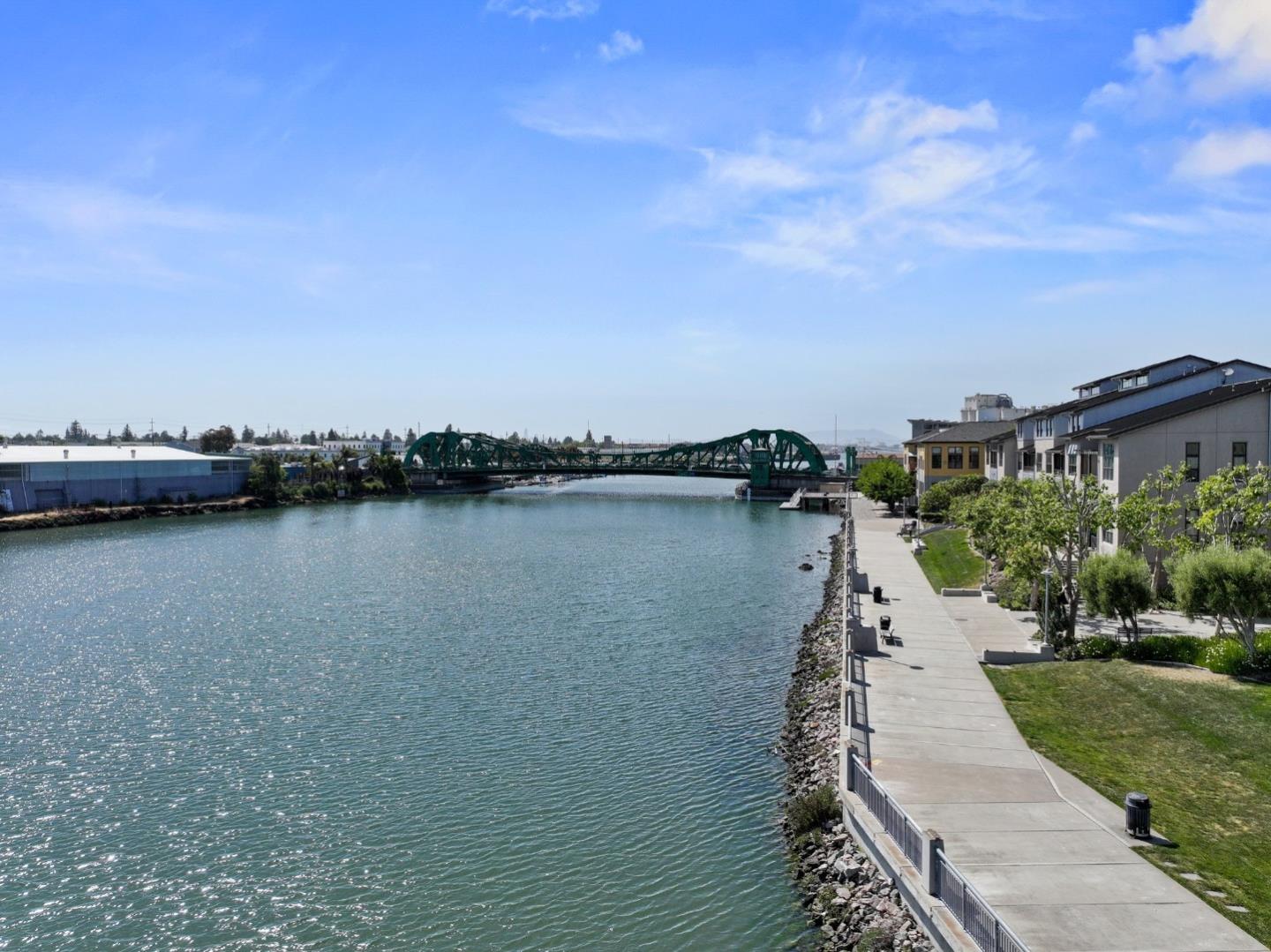 Detail Gallery Image 46 of 47 For 2853 Regatta Dr, Oakland,  CA 94601 - 3 Beds | 2/1 Baths