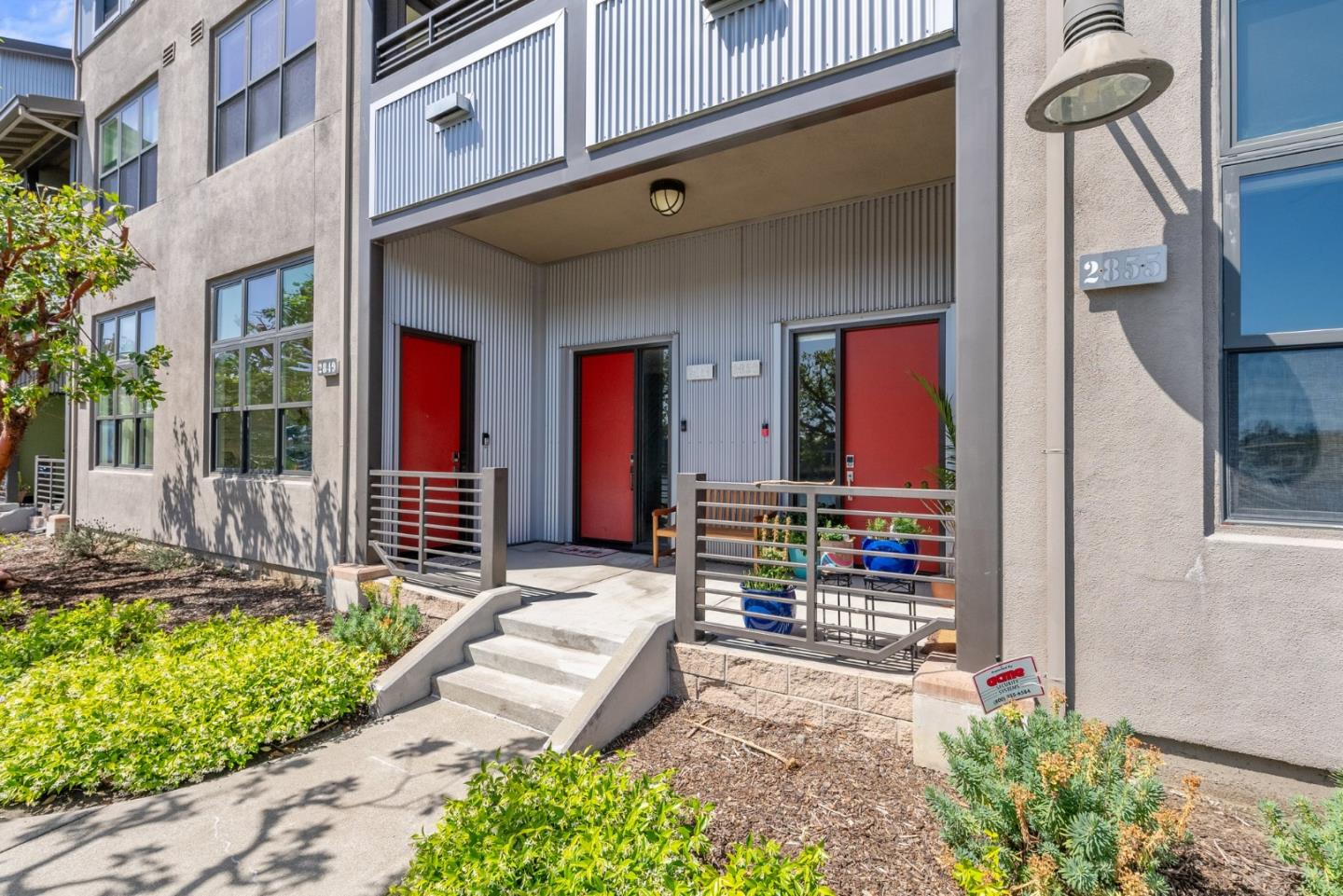 Detail Gallery Image 8 of 47 For 2853 Regatta Dr, Oakland,  CA 94601 - 3 Beds | 2/1 Baths