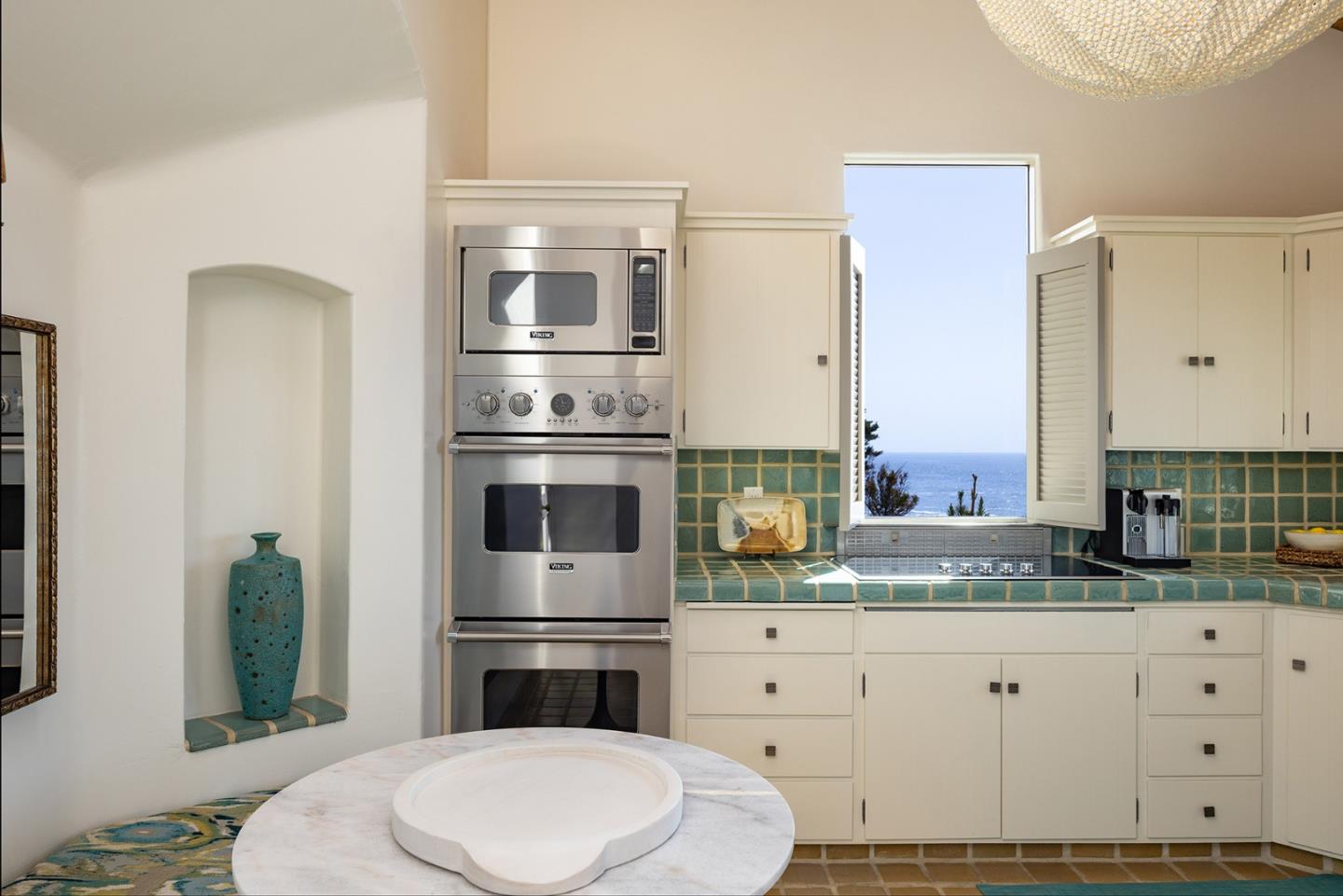 Detail Gallery Image 13 of 33 For 30530 Aurora Del Mar, Carmel,  CA 93923 - 3 Beds | 2/1 Baths
