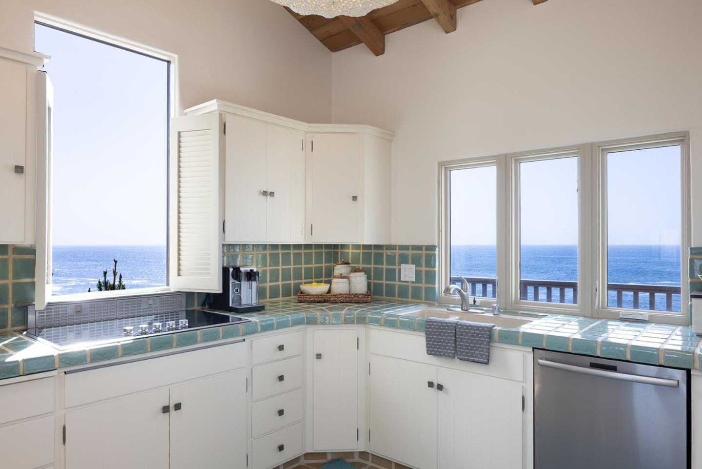 Detail Gallery Image 14 of 33 For 30530 Aurora Del Mar, Carmel,  CA 93923 - 3 Beds | 2/1 Baths
