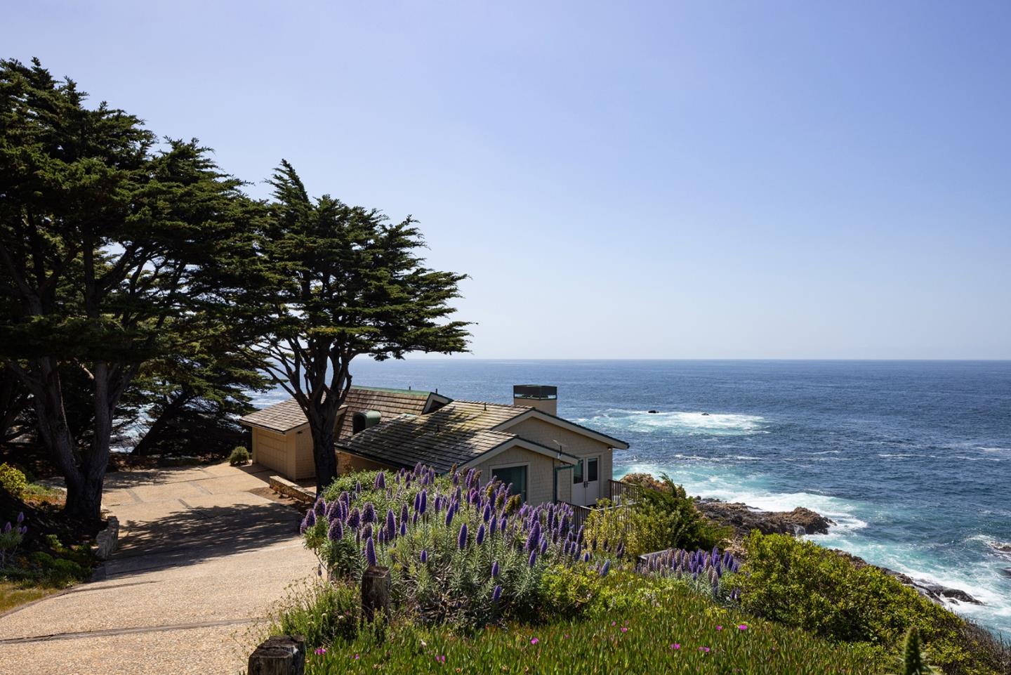 Detail Gallery Image 5 of 33 For 30530 Aurora Del Mar, Carmel,  CA 93923 - 3 Beds | 2/1 Baths