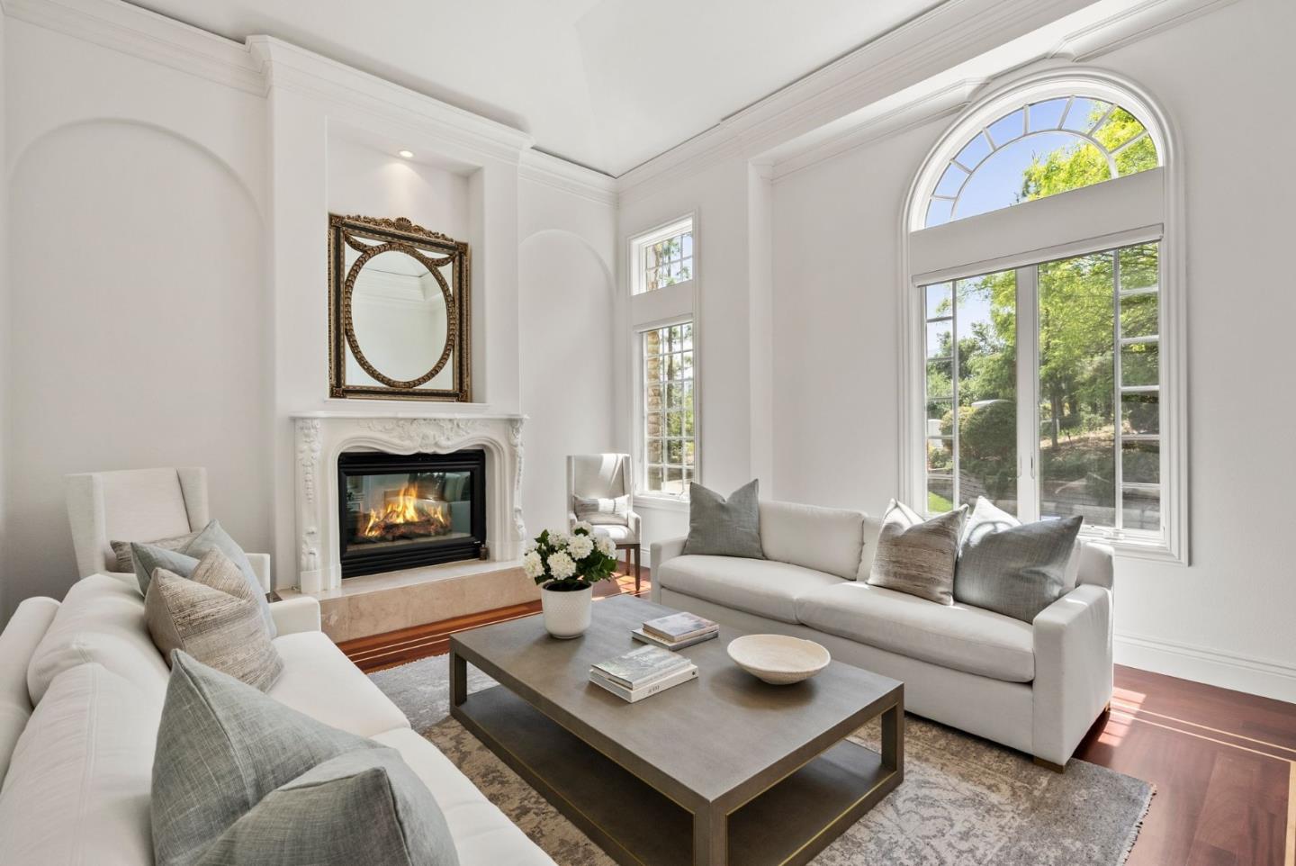Detail Gallery Image 10 of 63 For 12690 Dianne Dr, Los Altos Hills,  CA 94022 - 6 Beds | 6/1 Baths