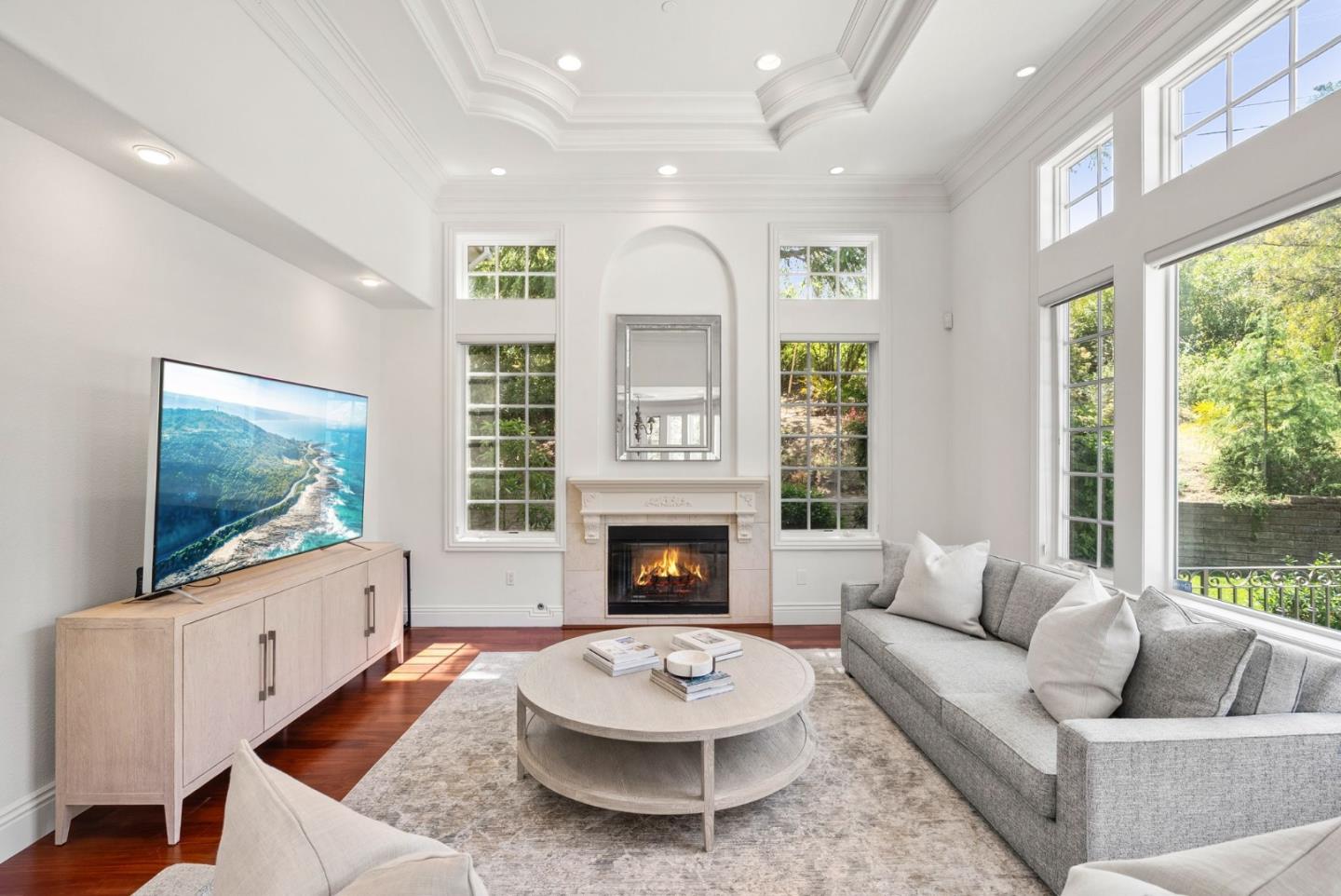 Detail Gallery Image 17 of 63 For 12690 Dianne Dr, Los Altos Hills,  CA 94022 - 6 Beds | 6/1 Baths