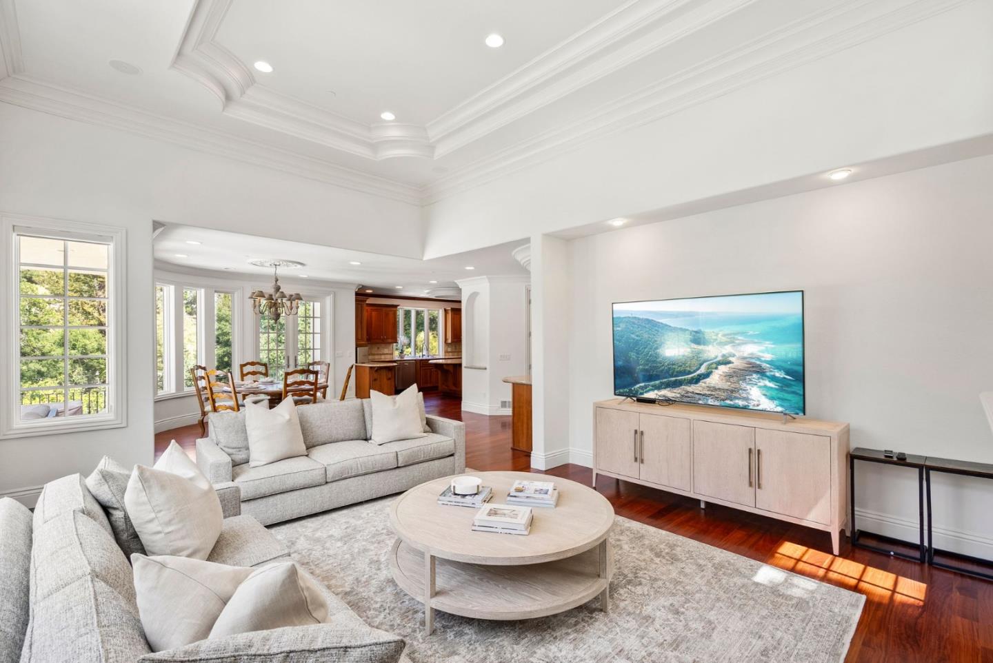 Detail Gallery Image 18 of 63 For 12690 Dianne Dr, Los Altos Hills,  CA 94022 - 6 Beds | 6/1 Baths