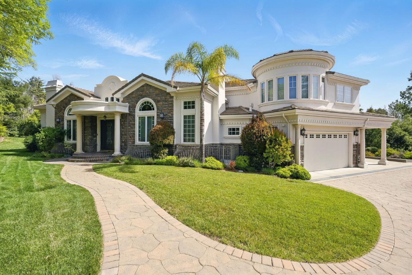 Detail Gallery Image 2 of 63 For 12690 Dianne Dr, Los Altos Hills,  CA 94022 - 6 Beds | 6/1 Baths