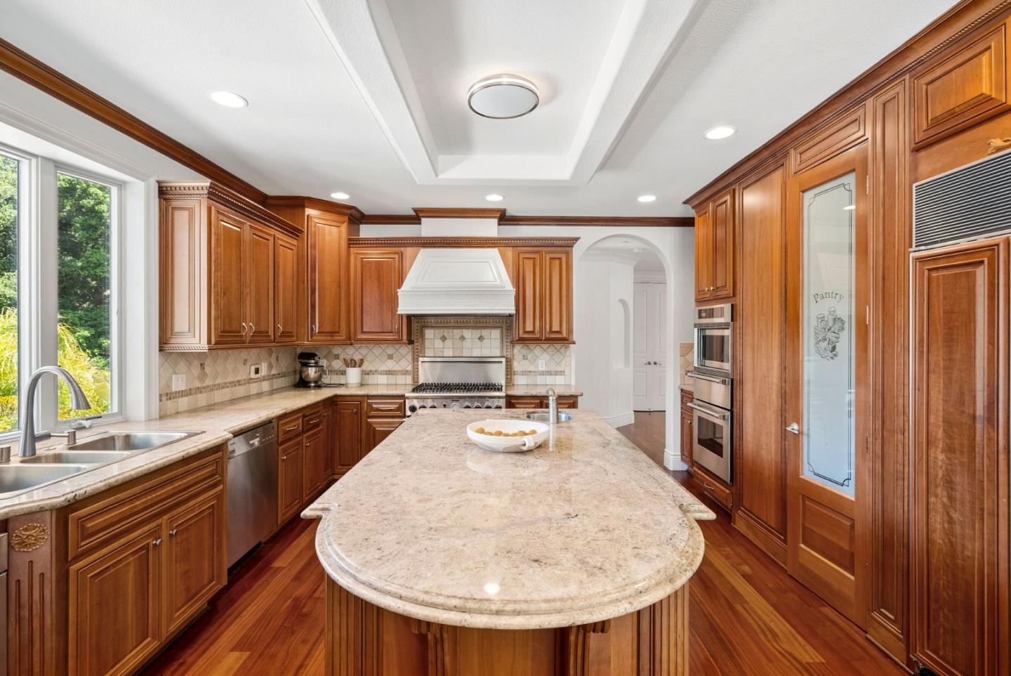 Detail Gallery Image 23 of 63 For 12690 Dianne Dr, Los Altos Hills,  CA 94022 - 6 Beds | 6/1 Baths